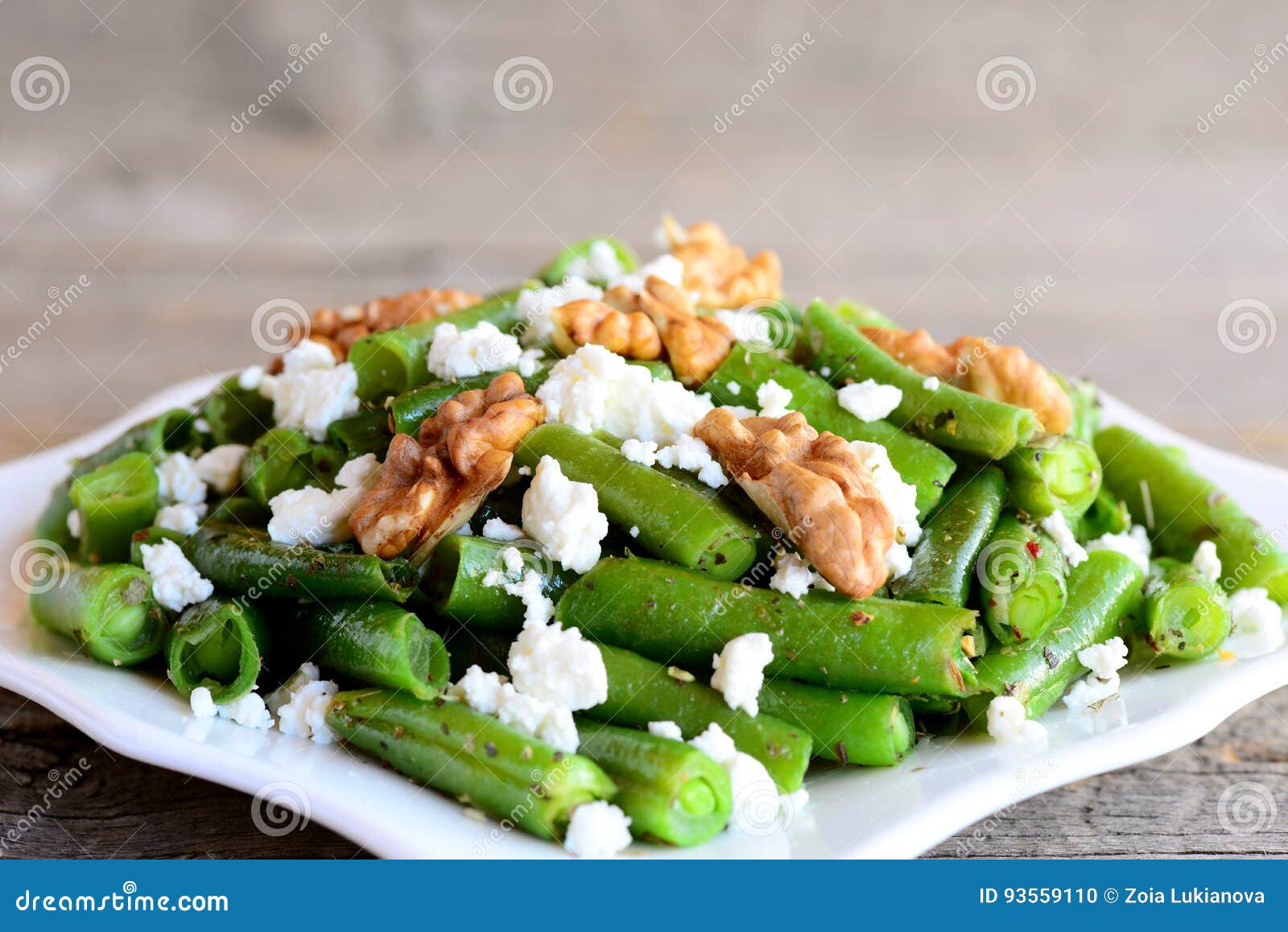 Salade de haricots verts au chèvre et aux noix - Recette
