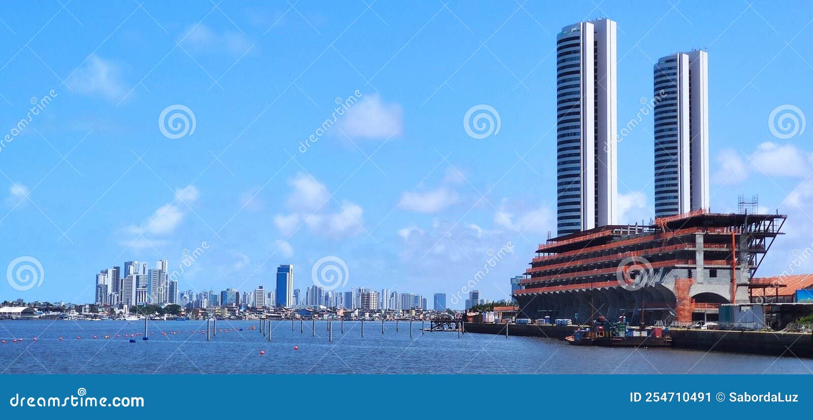 recife cidade maravilhosa margarida pelo rio capibaribe e um mar verde esmeralda