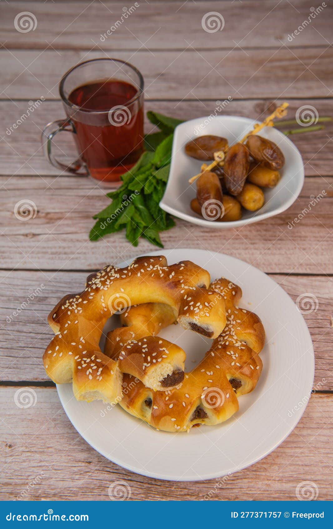 recipe maarouk of aleppo, soft brioche with date paste