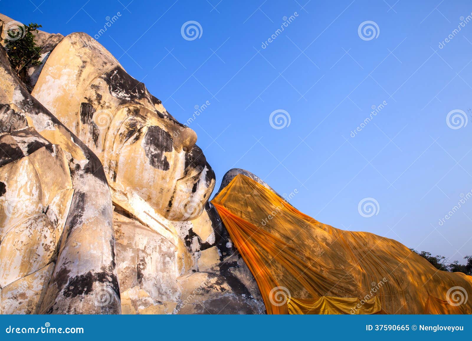 Reclining Buddha Wat Lokayasutharam Ayuthaya Thailand