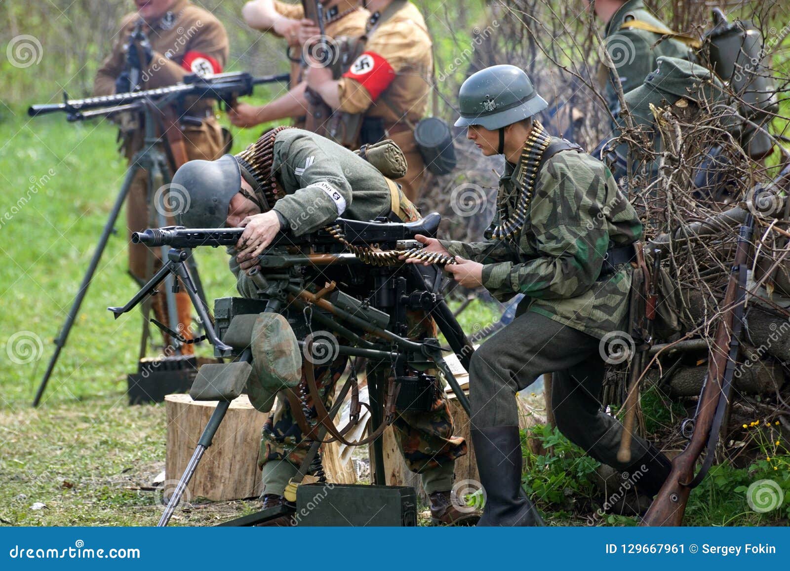 Reconstrucción De Los Eventos De La Segunda Guerra Mundial Foto editorial -  Imagen de casco, ataque: 129667961