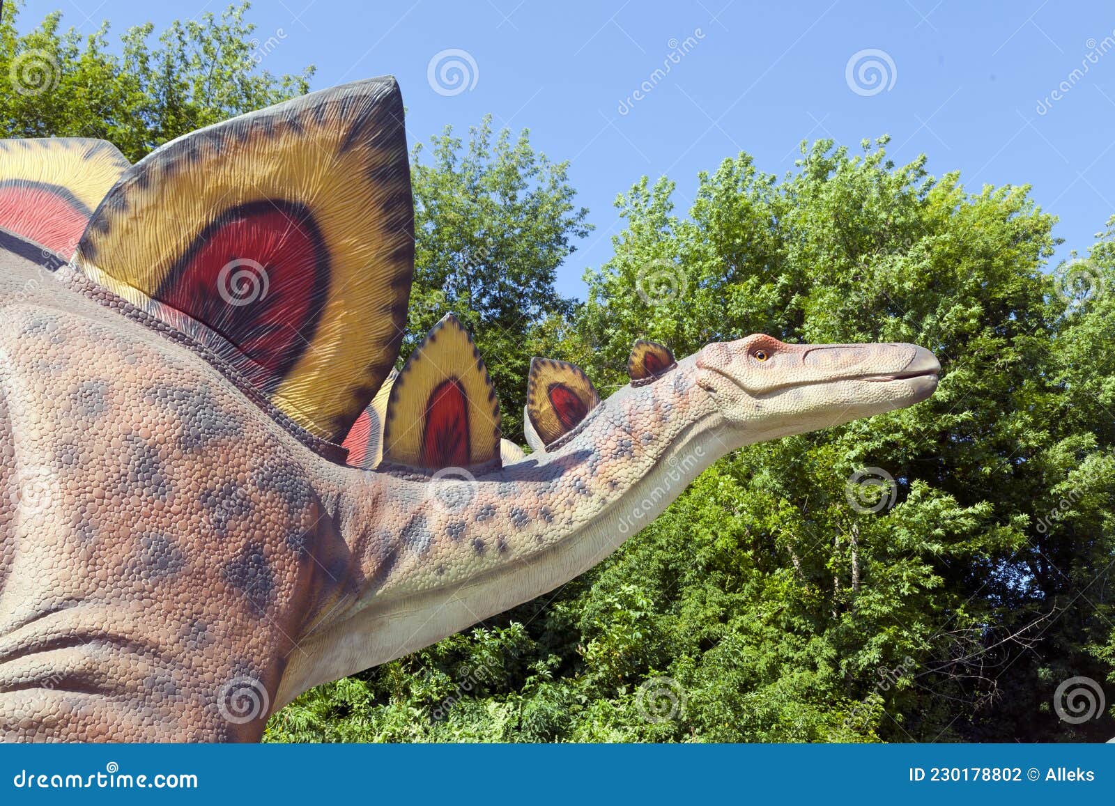 Reconstruida Maqueta Animada De Un Dinosaurio Foto de archivo - Imagen de cubo, divertido: 230178802 Reconstruida Maqueta Animada De Un Dinosaurio Foto de archivo - Imagen de cubo, divertido: 230178802
