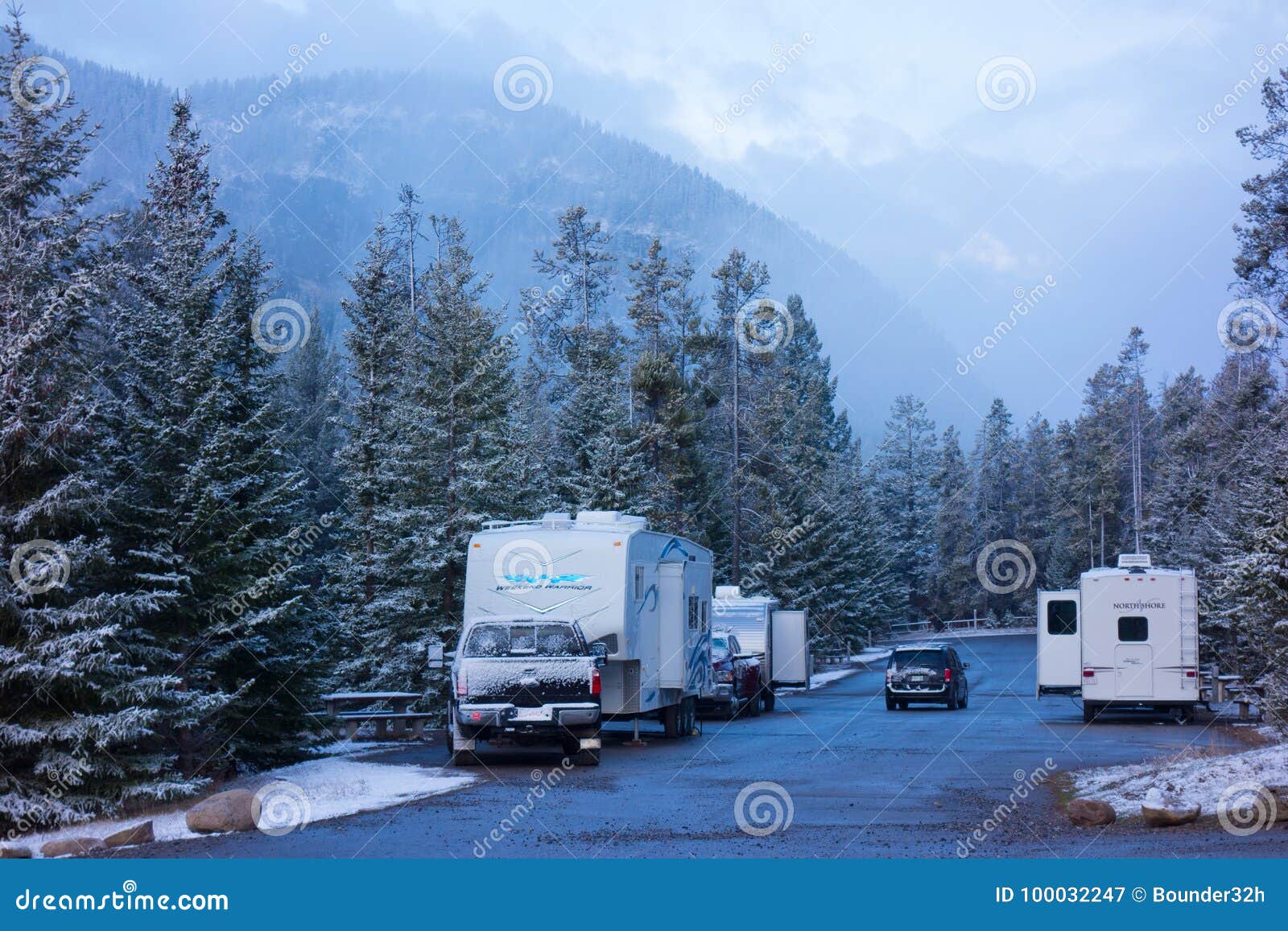 A Cold Spring Morning at a Campground in the Rockies Editorial ...