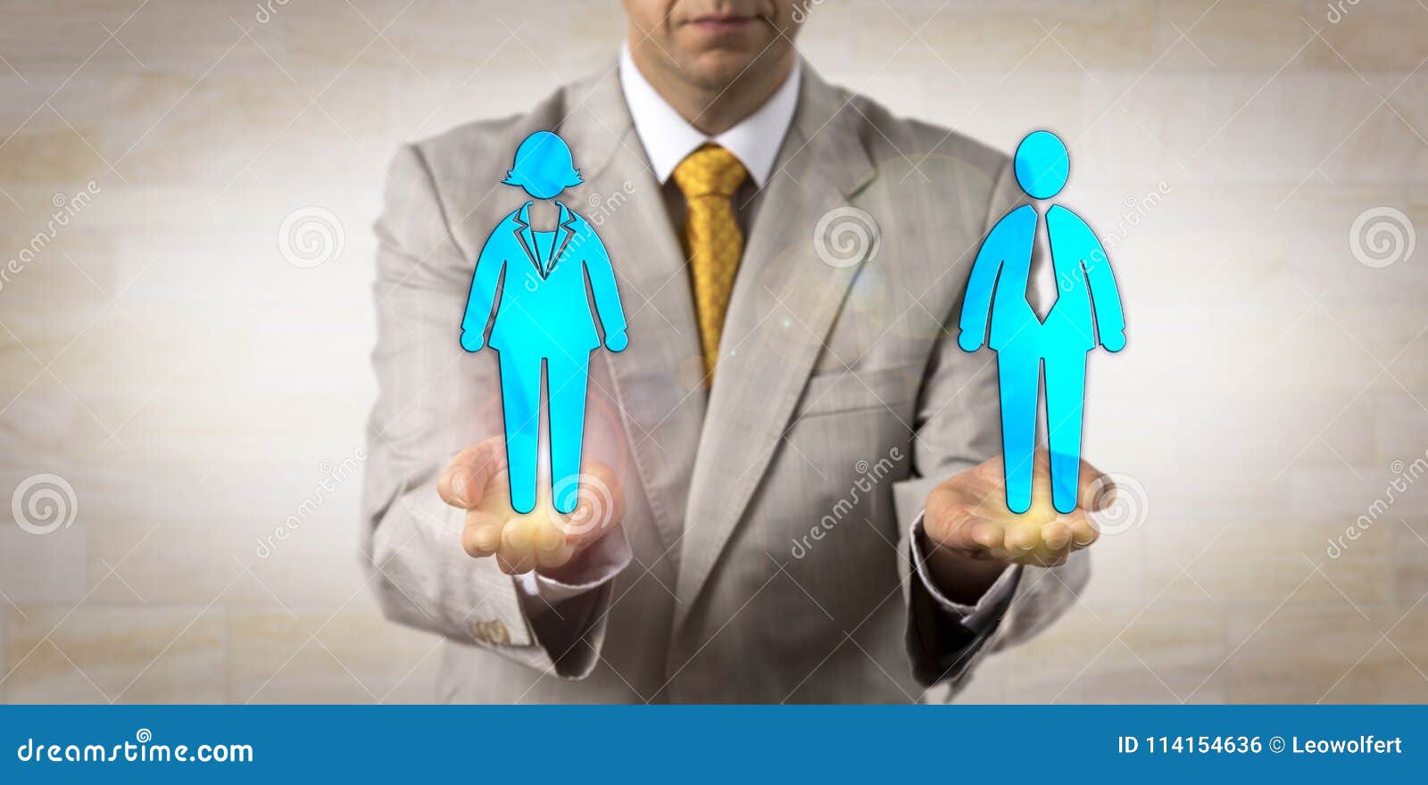 recruiter presenting woman on a par with man