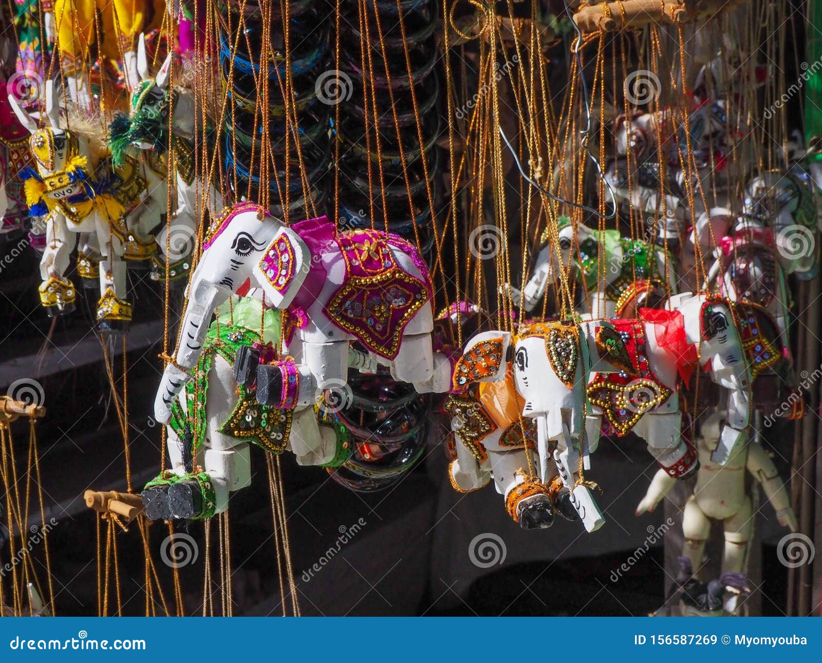 Recuerdo De Una Marioneta De Myanmar. Juguetes/muñecas Tradicionales De Myanmar Imagen de archivo editorial - Imagen de recorrido, julio: 156587269
