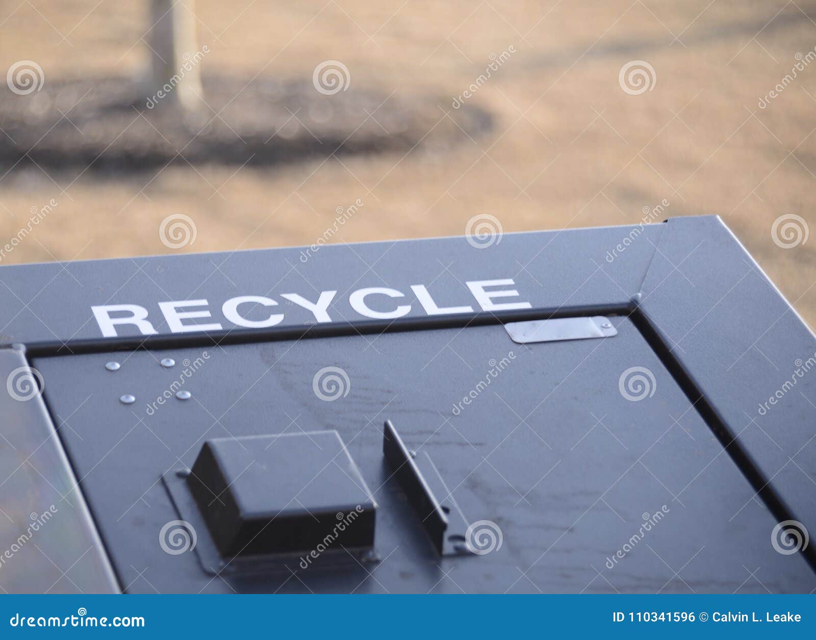 recycle bin for aluminum cans