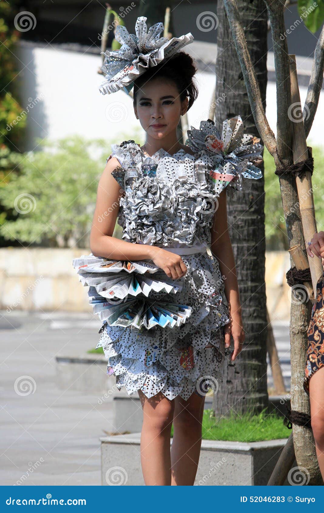 https://thumbs.dreamstime.com/z/recycled-clothes-models-demonstrate-materials-performing-hotel-city-solo-central-java-indonesia-52046283.jpg