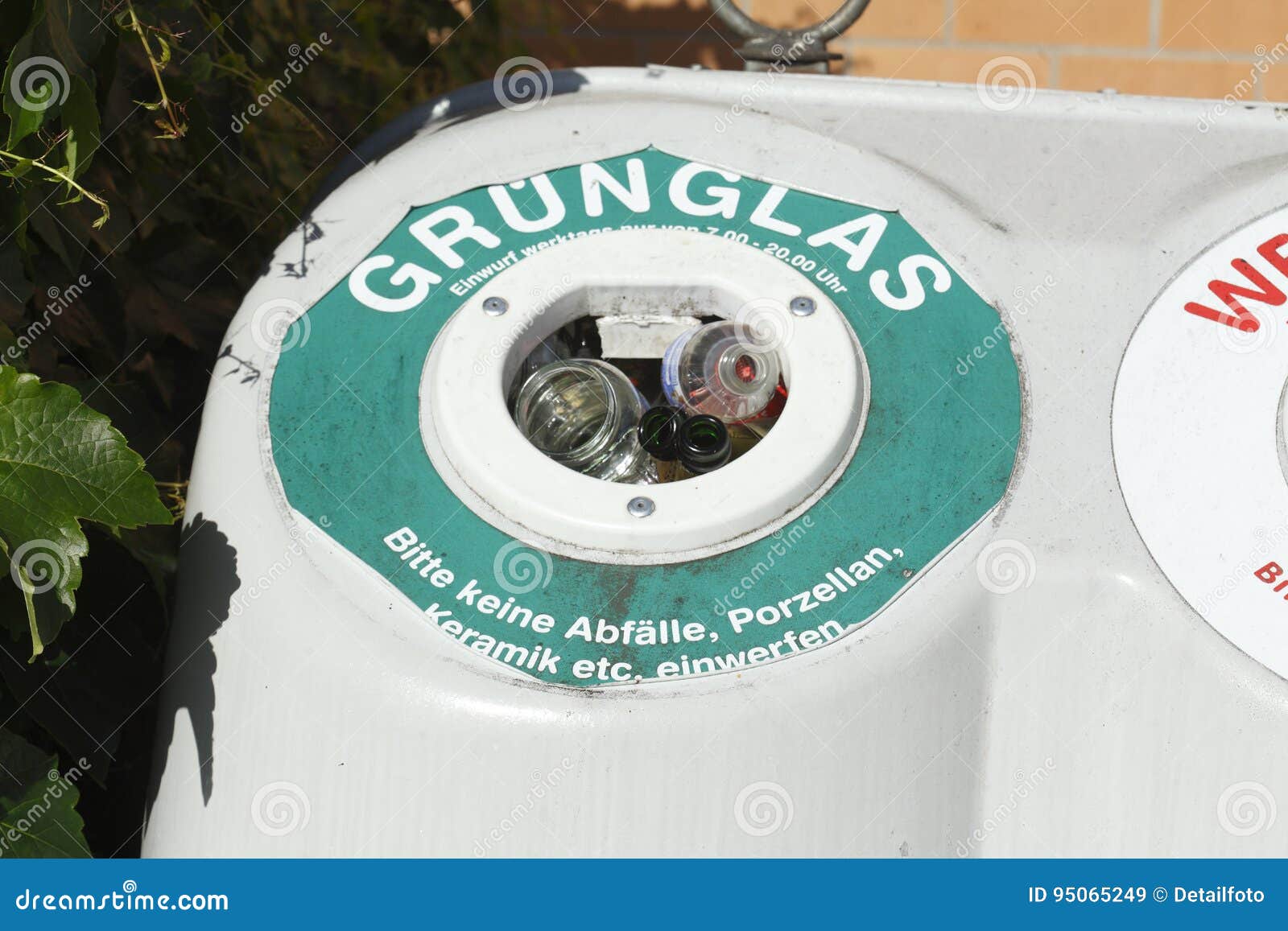 Recycling bins for glas stock image. Image of verden 95065249