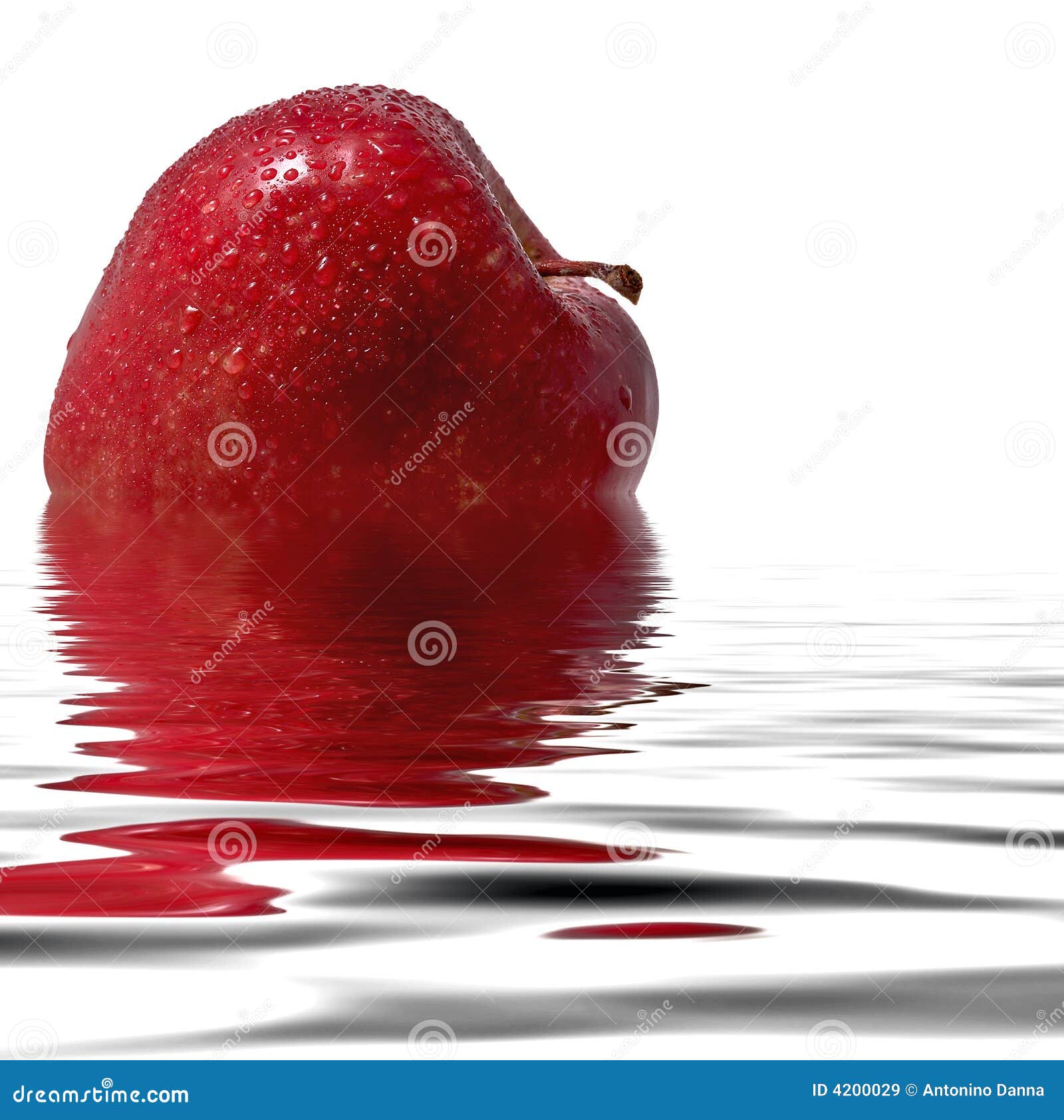 Red Apple Reflecting in the Water Stock Image Image of drop, diet 4200029