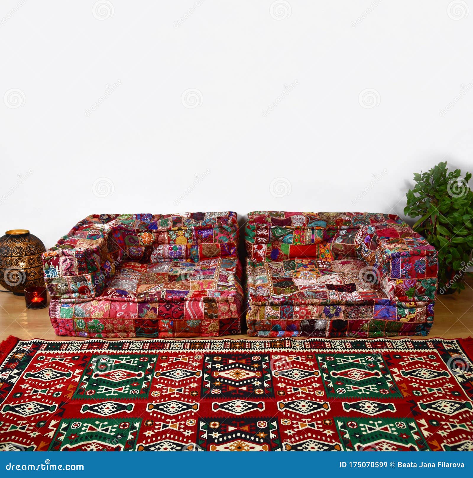 Red Oriental Couch In Interior With White Background Stock Images