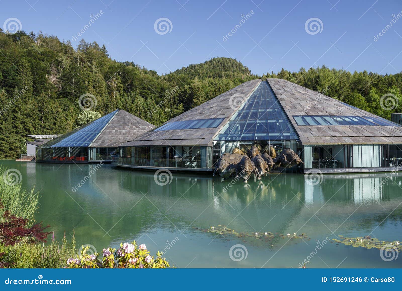 Red Bull Headquarters in Fuschl am See, Austria, 2019 Editorial Photo -  Image of bronze, office: 152691246