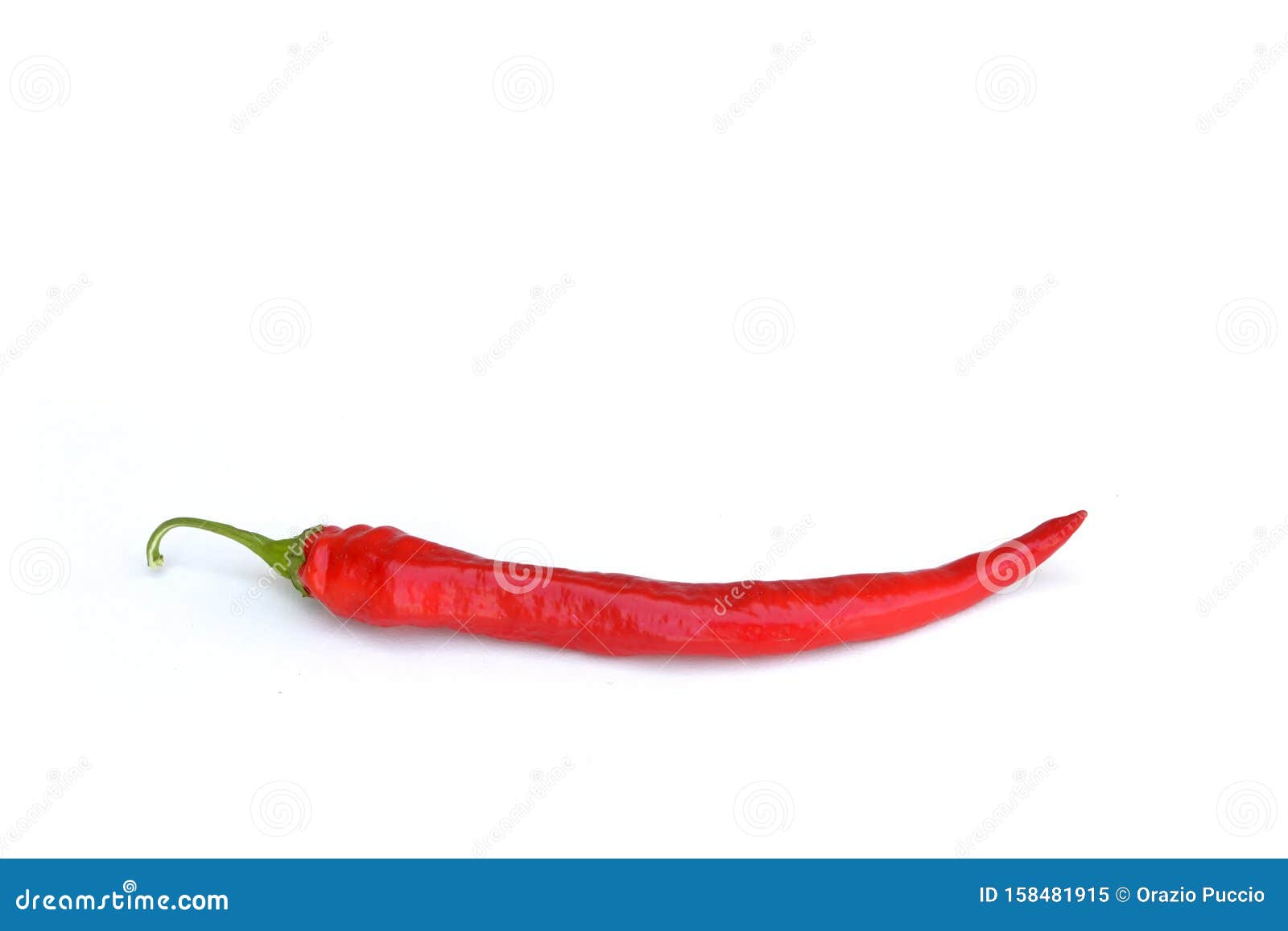 red chili pepper  on white background _ chile de ÃÂ¡rbol