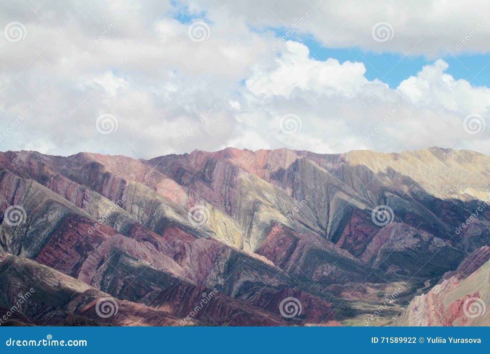 red color striped mountains, cerro de siete colores