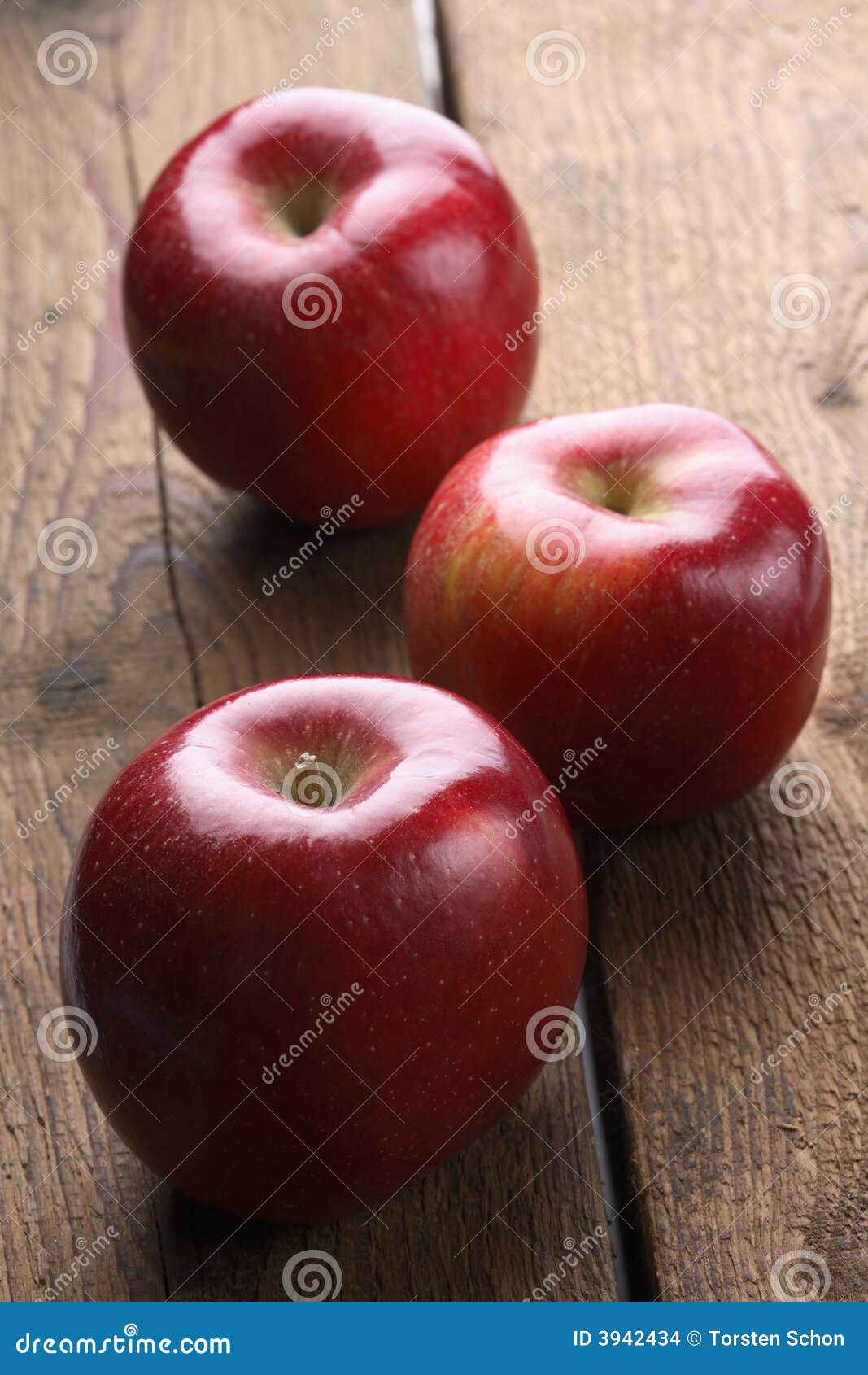 Red delicious apples stock photo. Image of nutrition, close 3942434