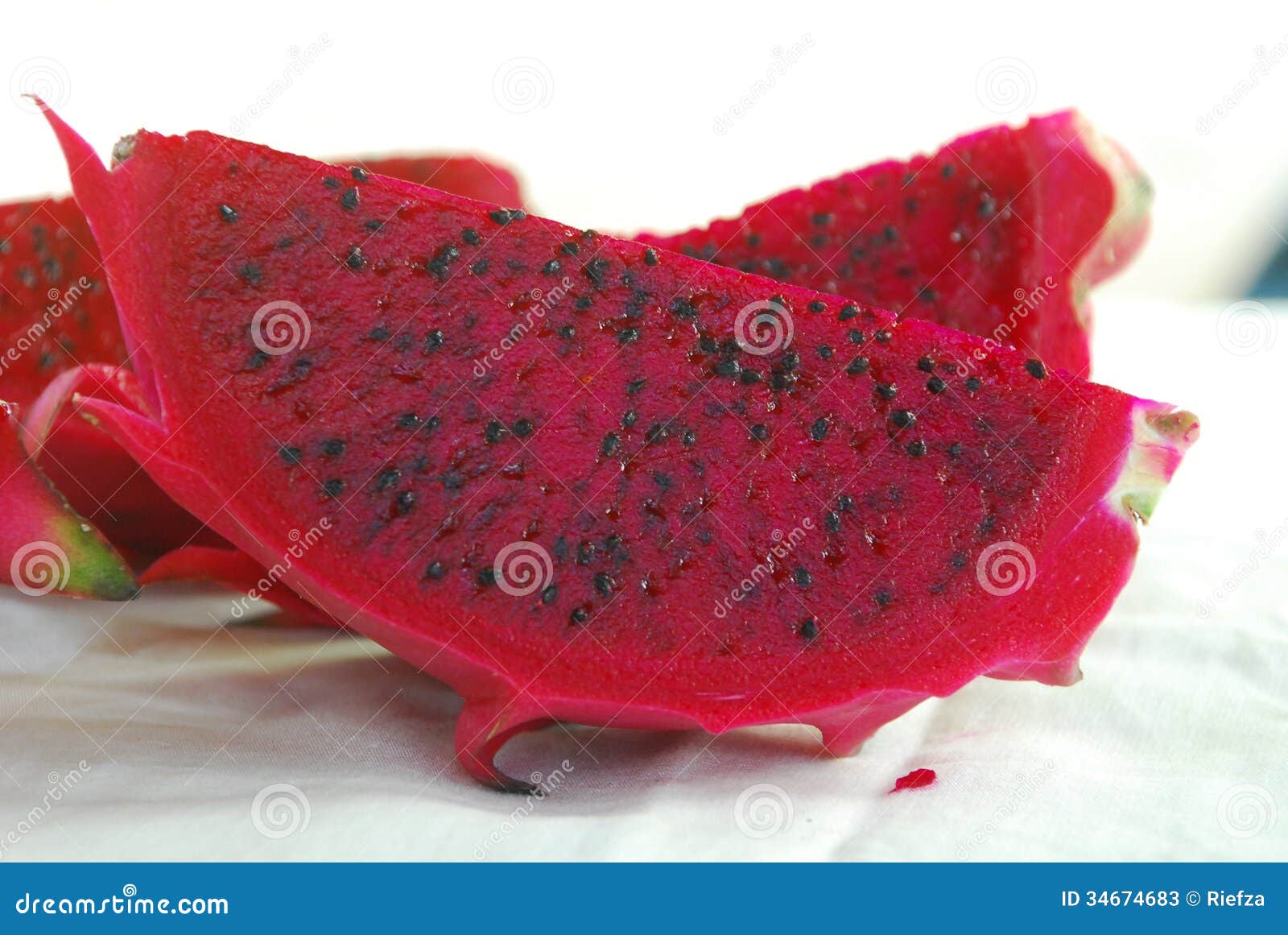 fresh and delicious red dragon fruit transection, buah naga merah. 