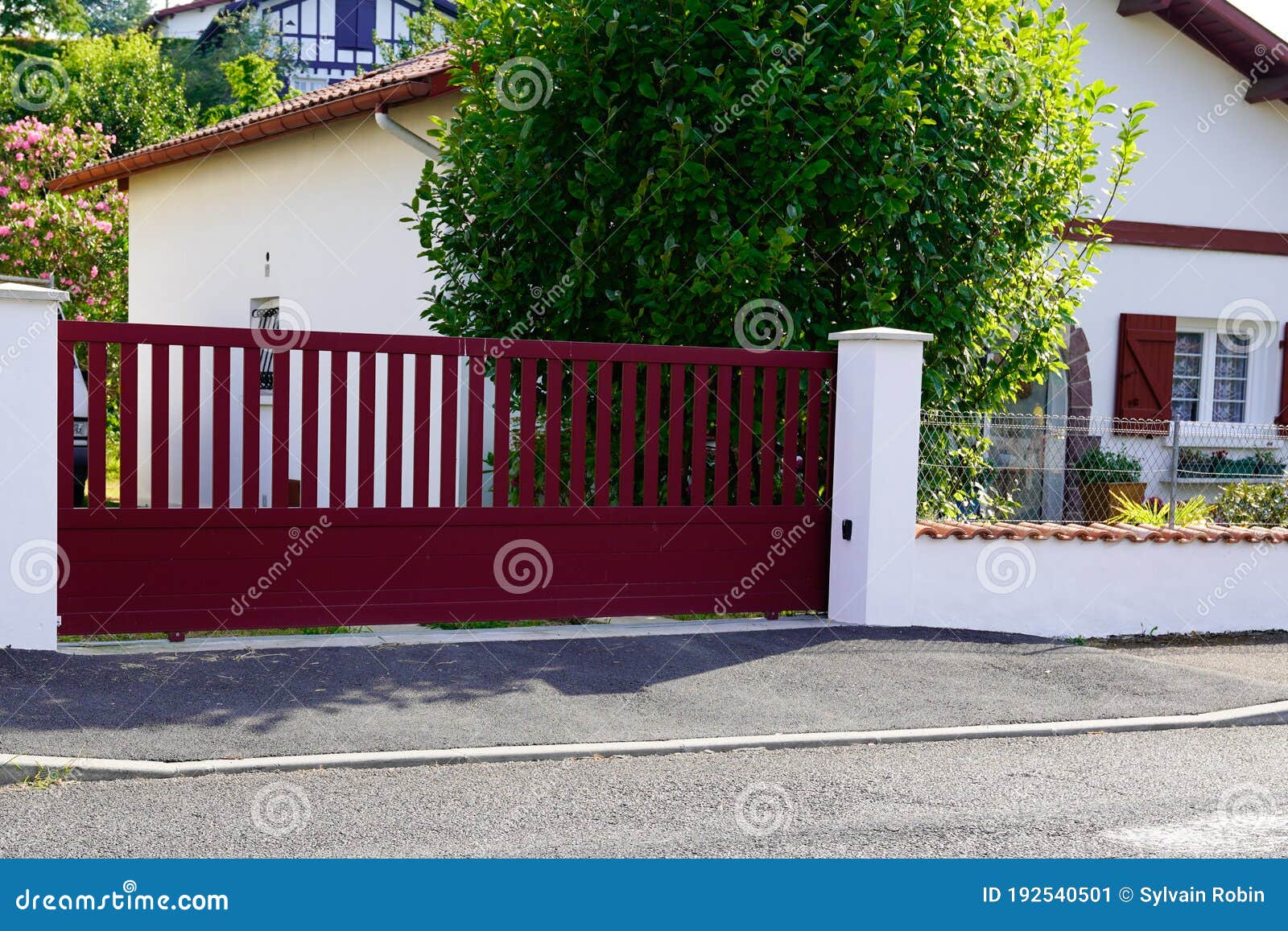 Red Entrance Suburb Portal Design of Home Metal Aluminum Gate of ...