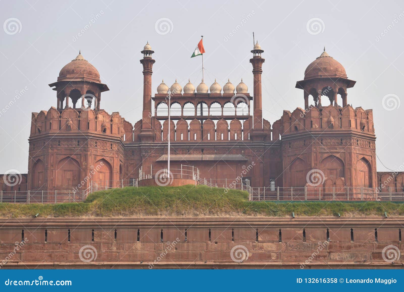 red fort of delhi in the center of the city