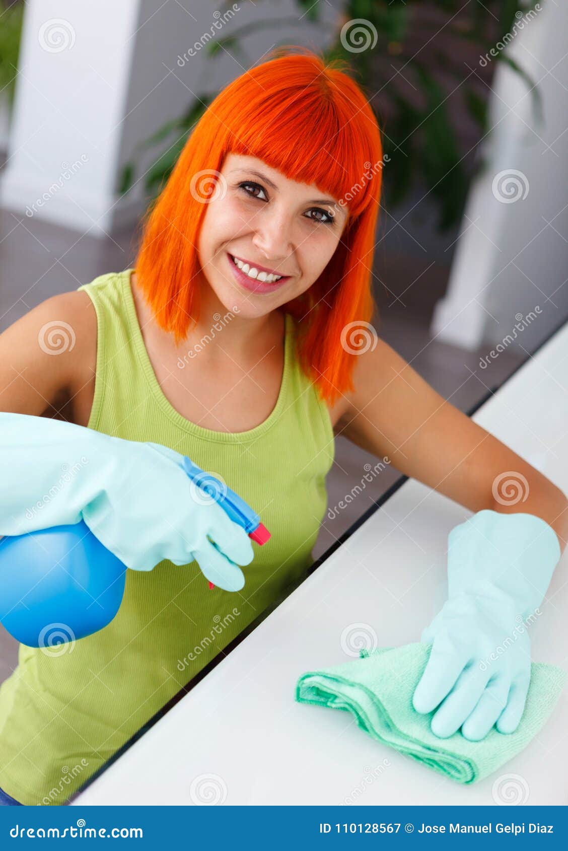 Red Hair Housewife Cleaning Her Home Stock Image Image Of Chores Housekeeping 110128567 