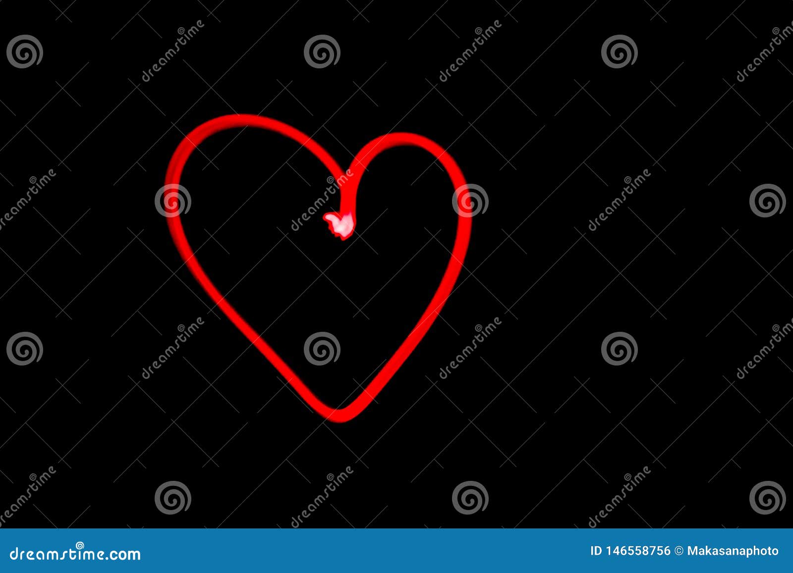 69,121 Red Heart Outline Images, Stock Photos, 3D objects, & Vectors