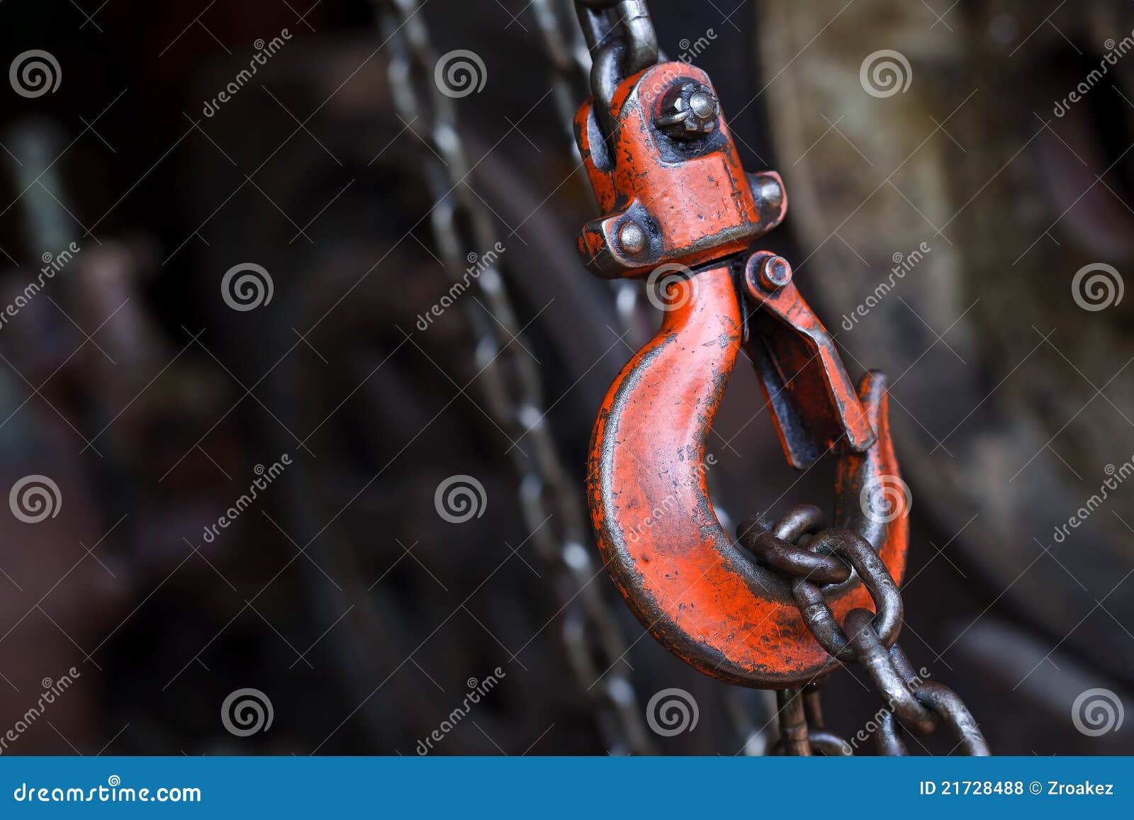 red hoist chain