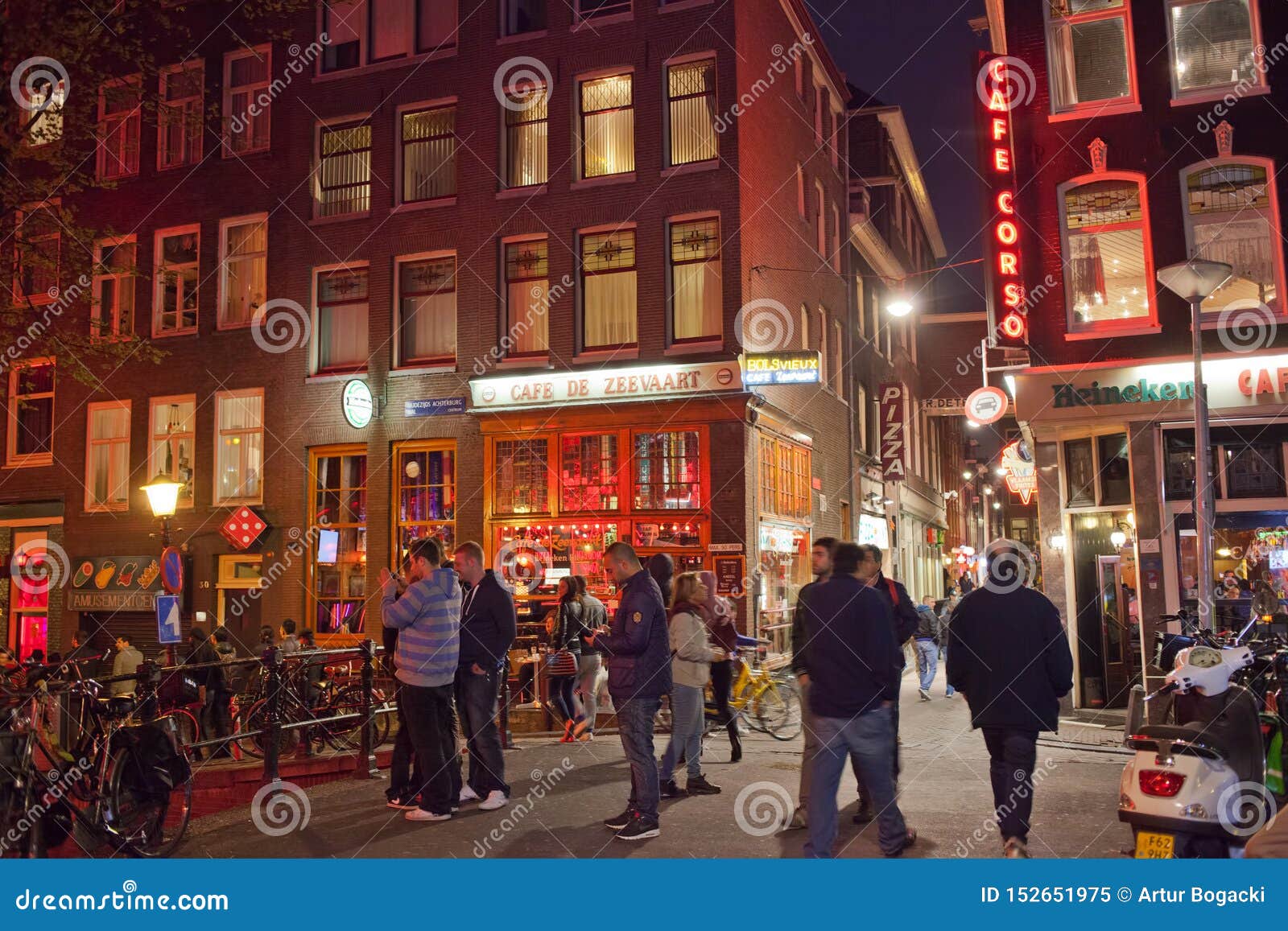 bag Landbrug biograf Red Light District in Amsterdam by Night Editorial Image - Image of lights,  outside: 152651975
