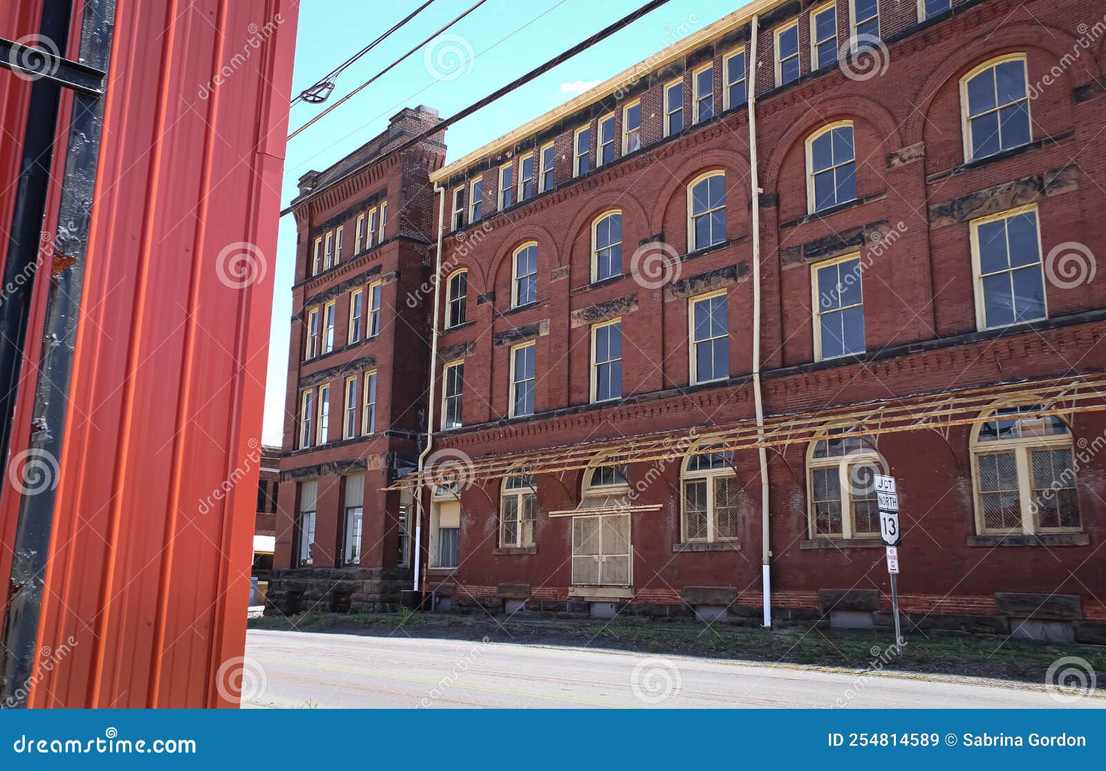 Red Mansfield Ohio stock image. Image of mansfield, ruins 254814589