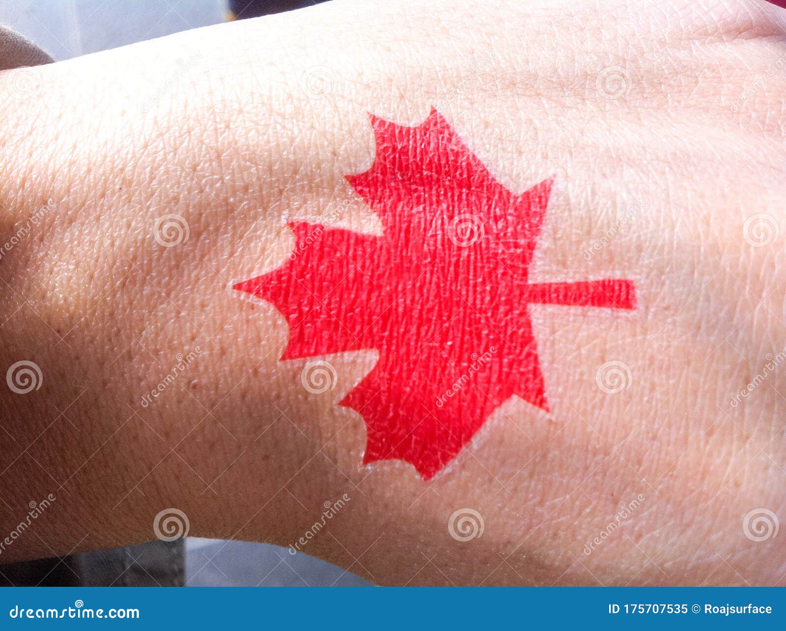 Maple Leaf Glitter Tattoo Example  Happy Faces Party