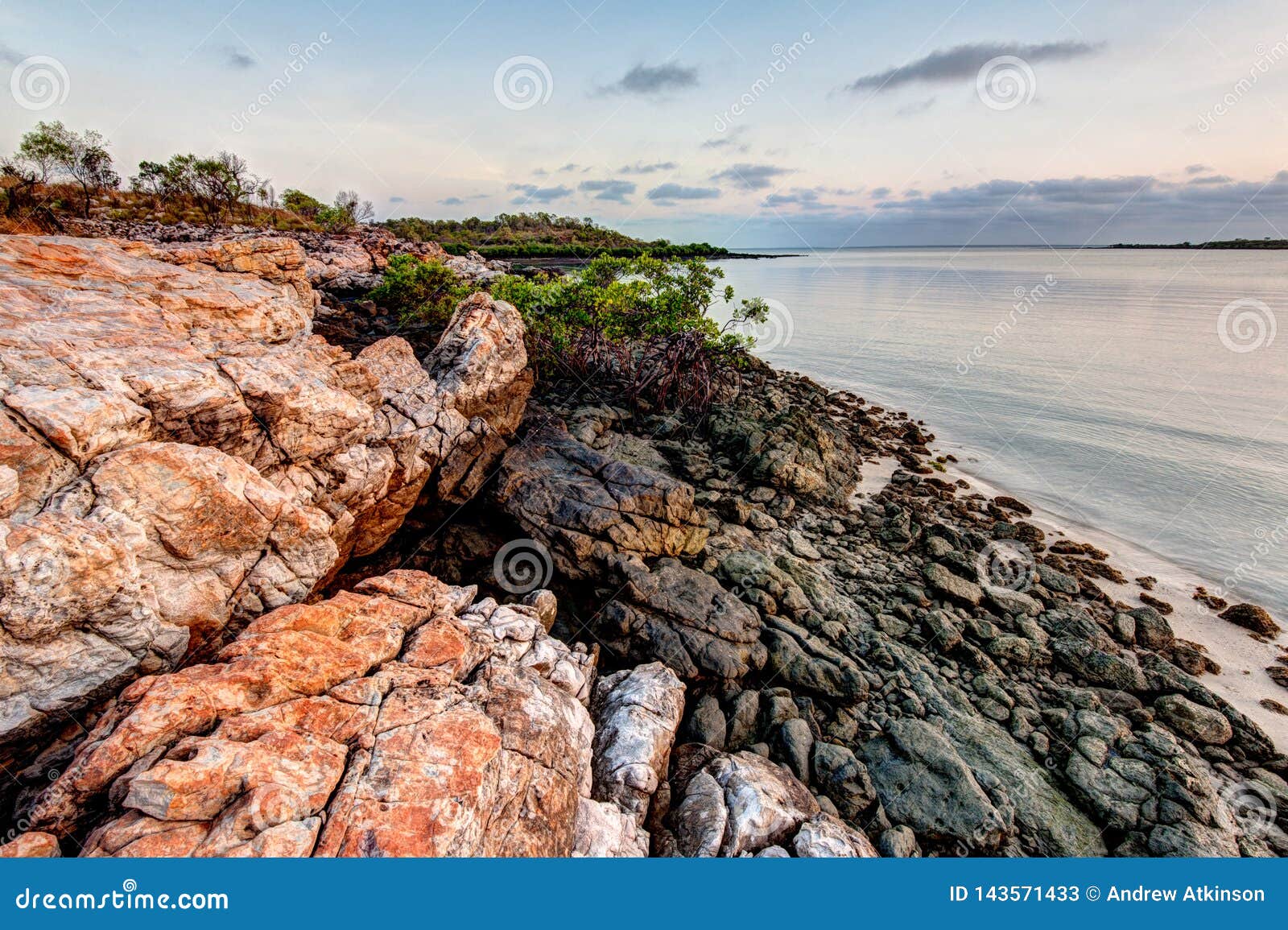 red ocre rocks at honeymoon bay kalumburu