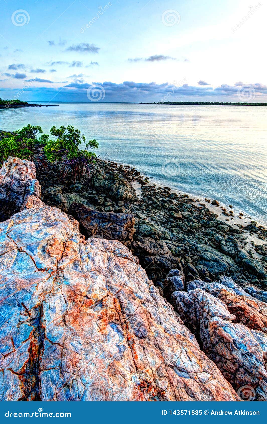 red ocre rocks at honeymoon bay kaumburu