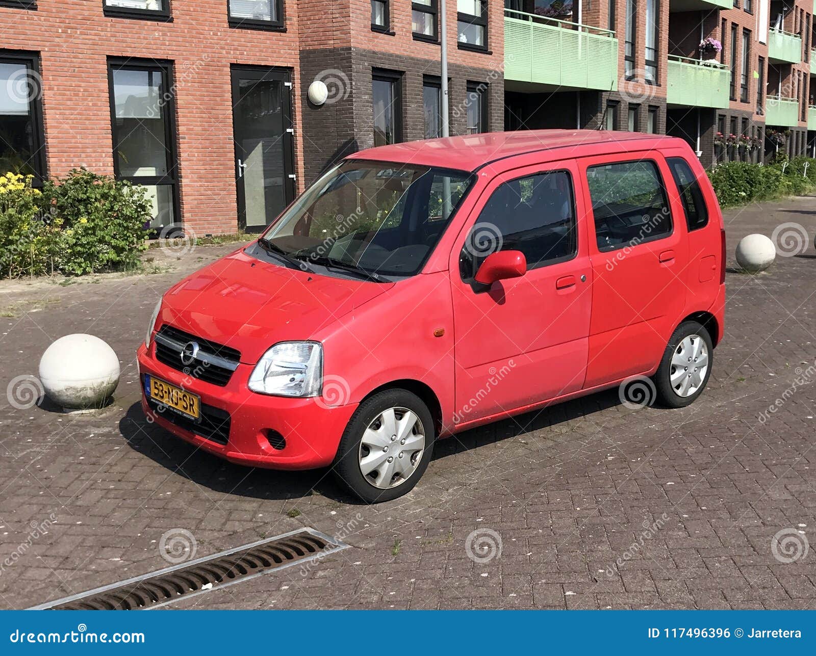 Opel agila 1 0 hi-res stock photography and images - Alamy