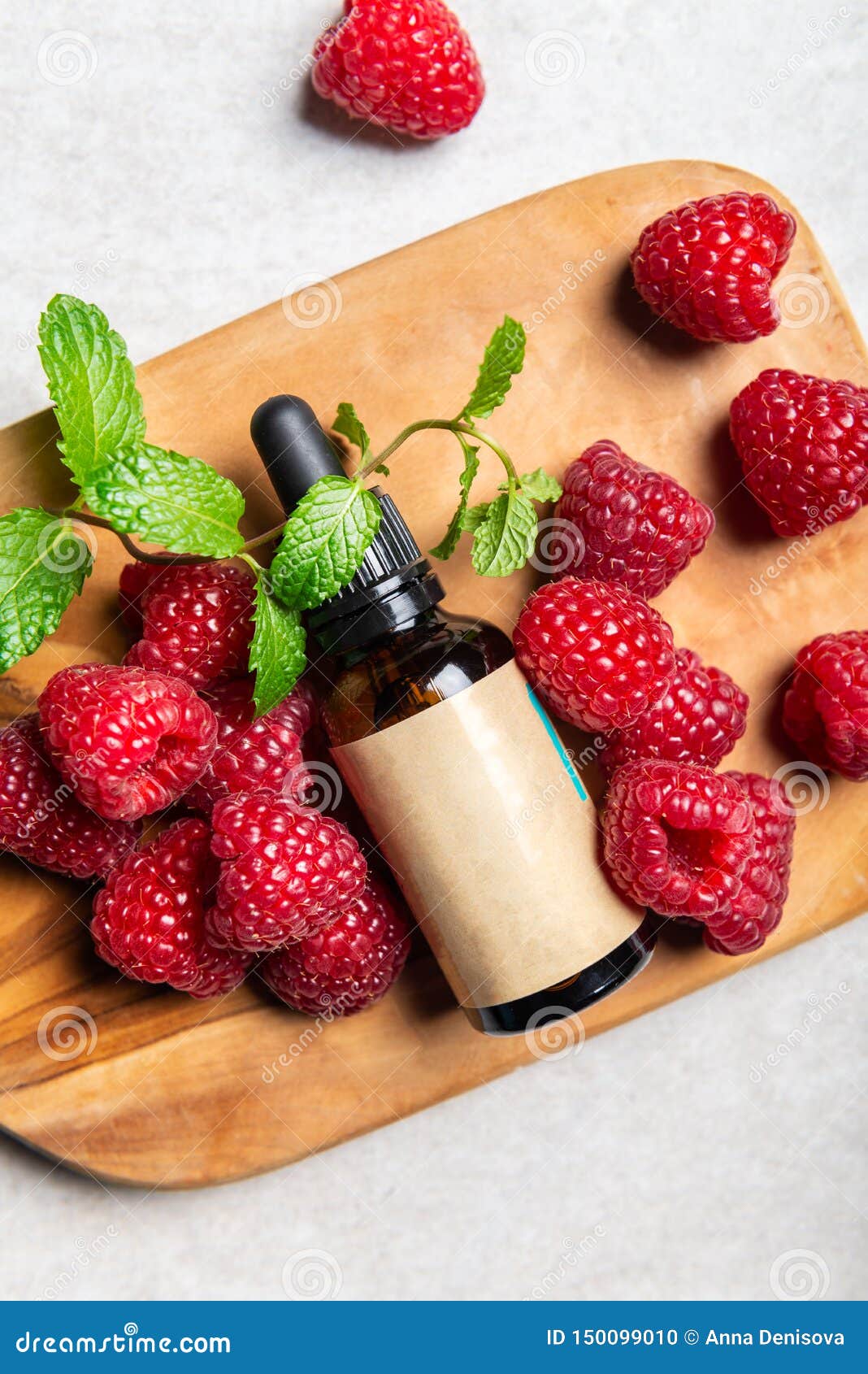 Red Raspberry Oil. Pure, Natural. Aromatherapy, Massage Base Oil, Sunscreen Stock Photo - Image of natural, 150099010