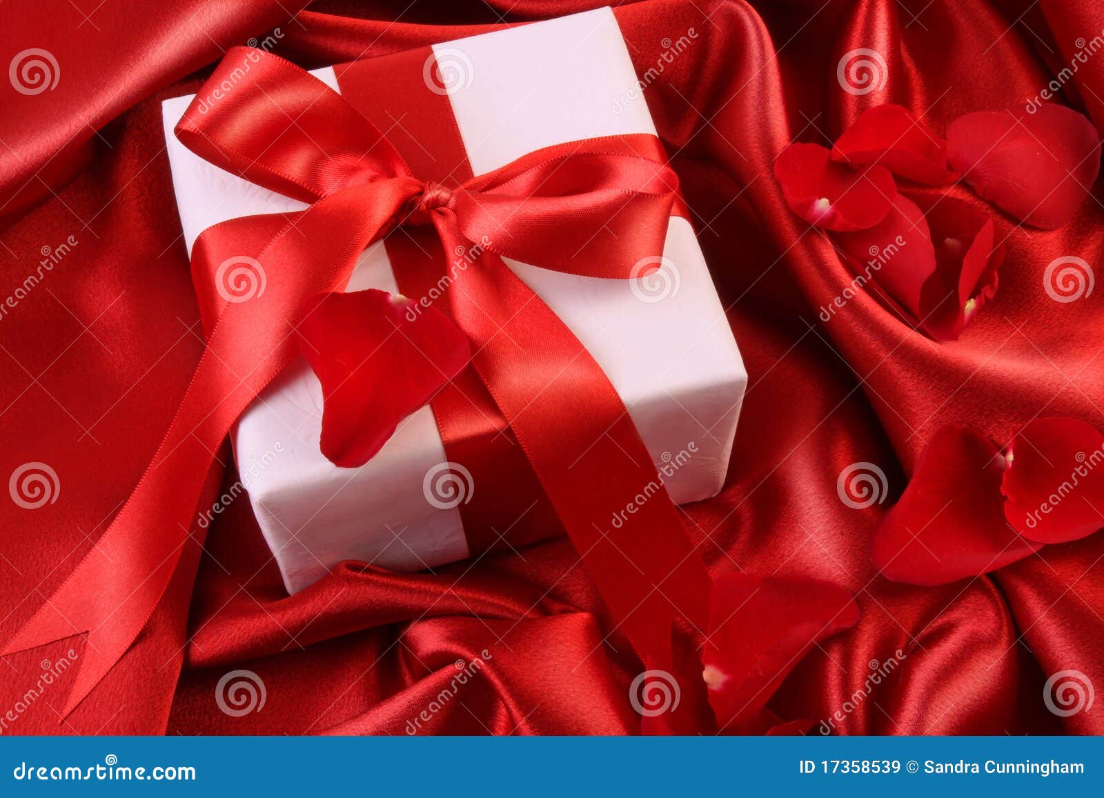 92,100+ Red Satin Stock Photos, Pictures & Royalty-Free Images - iStock