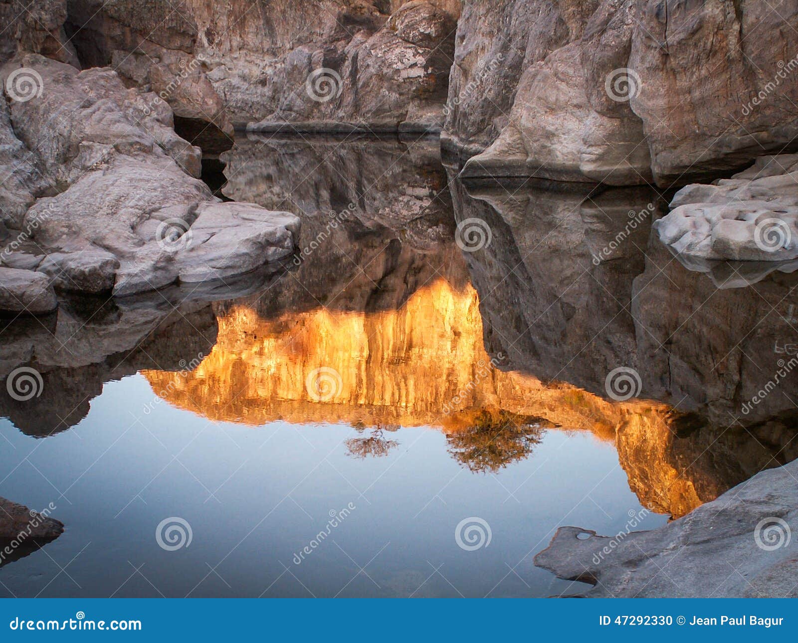 red rock reflections at mina clavero