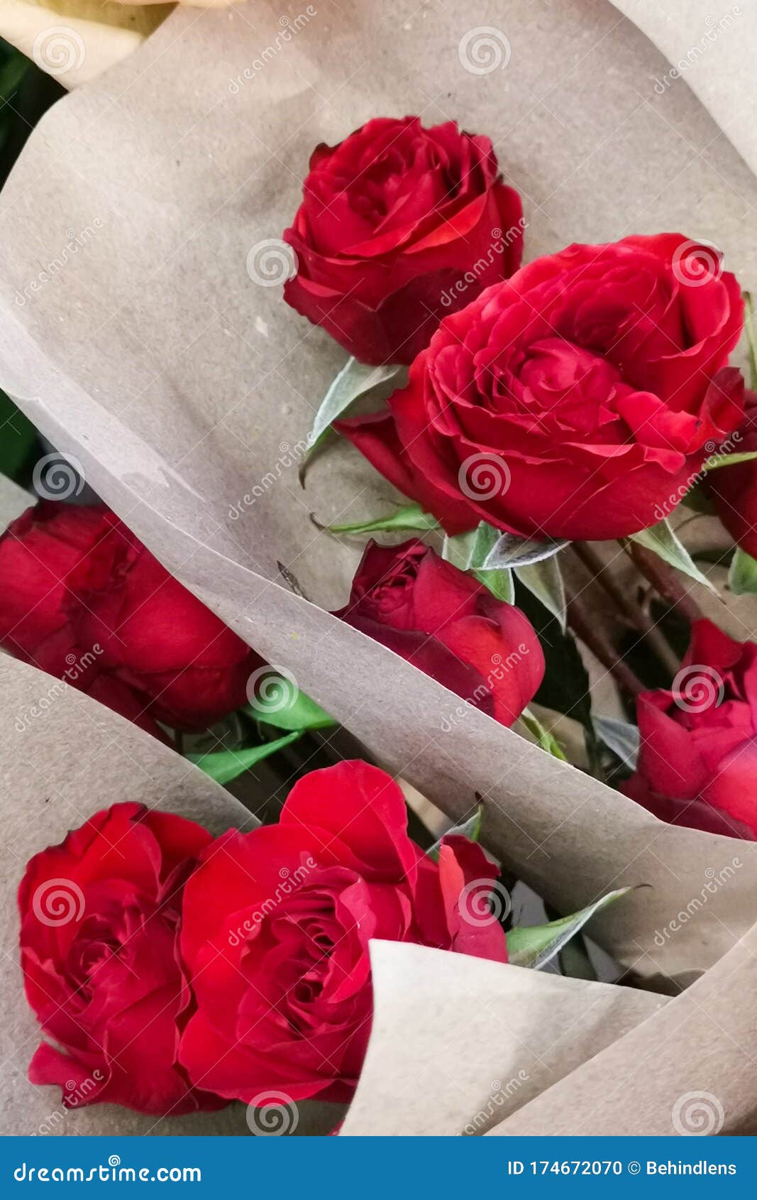 Red Romantic Rose Bouquet Prepare For Special Lovely Event ...