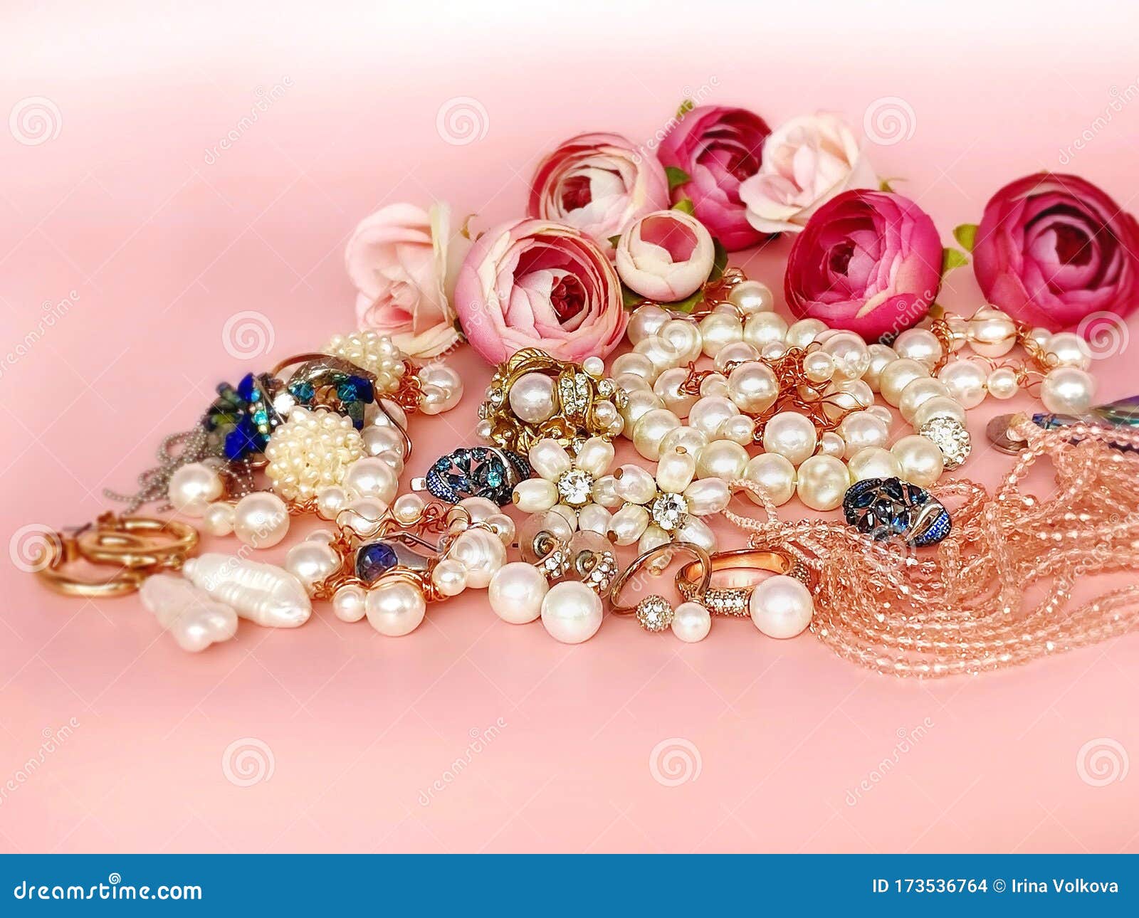 Elegance Jewelry Background ,Gold White Pearl Rings Earrings Bracelet ...