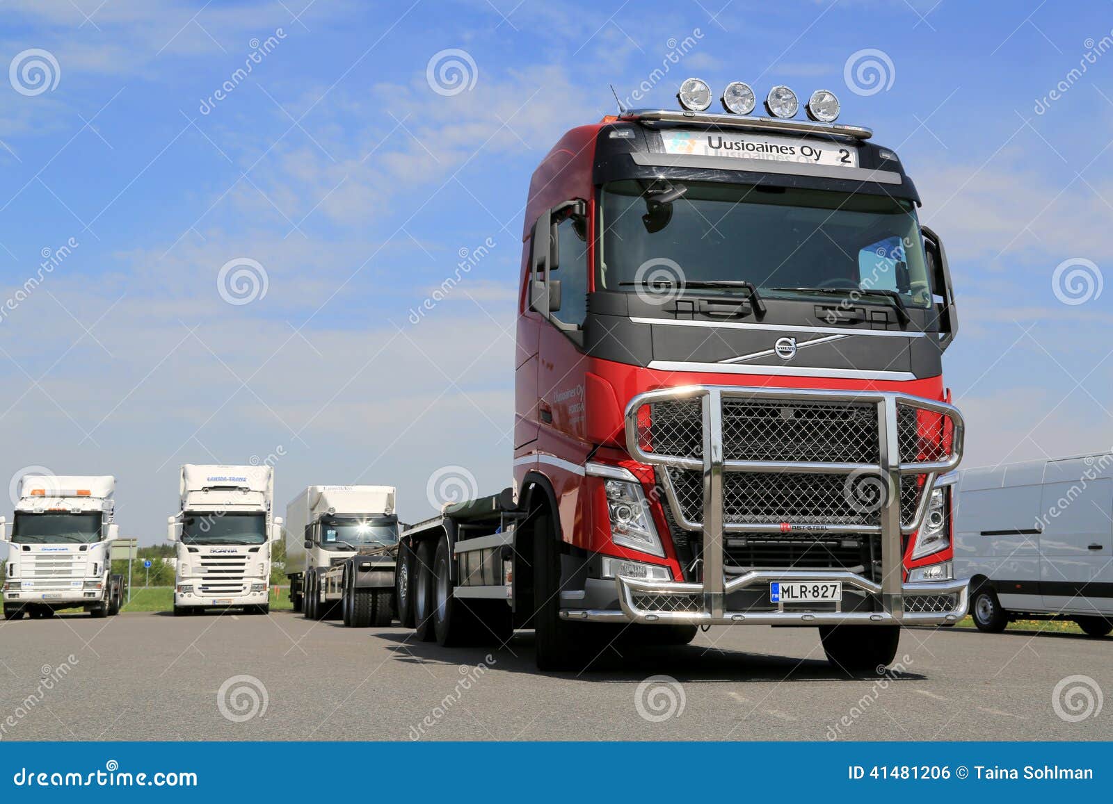 Red Volvo FH Truck And Blue Sky Editorial Photo - Image of 