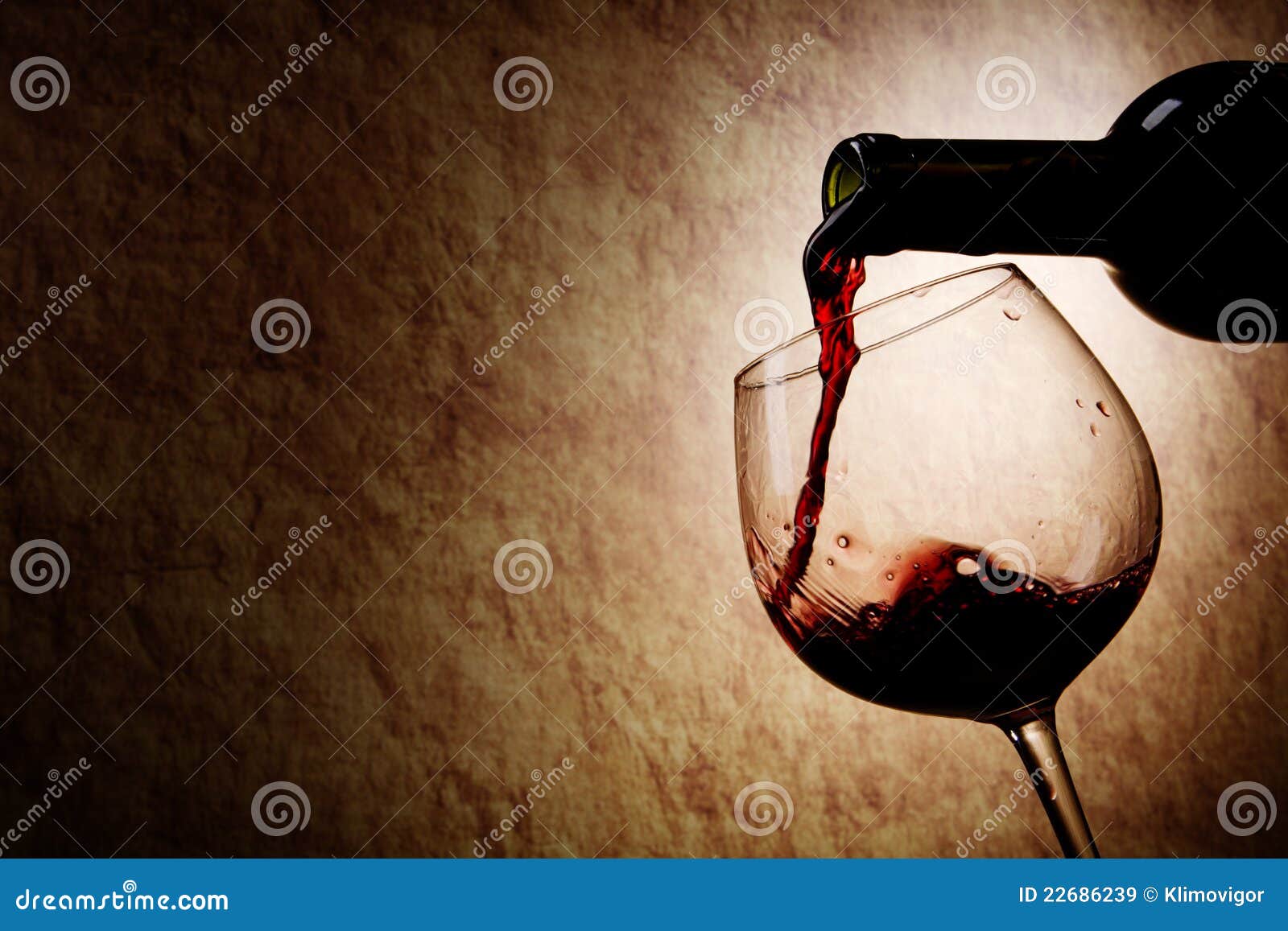 Download 16 565 Bottle Glass Wine Yellow Photos Free Royalty Free Stock Photos From Dreamstime Yellowimages Mockups