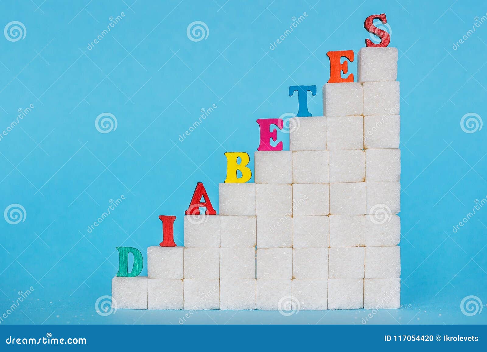 Redacte La Diabetes En El Azucar Refinado De La Escalera Fondo Azul Oncept Del De D Foto De Archivo Imagen De Lifestyle Colorido 117054420