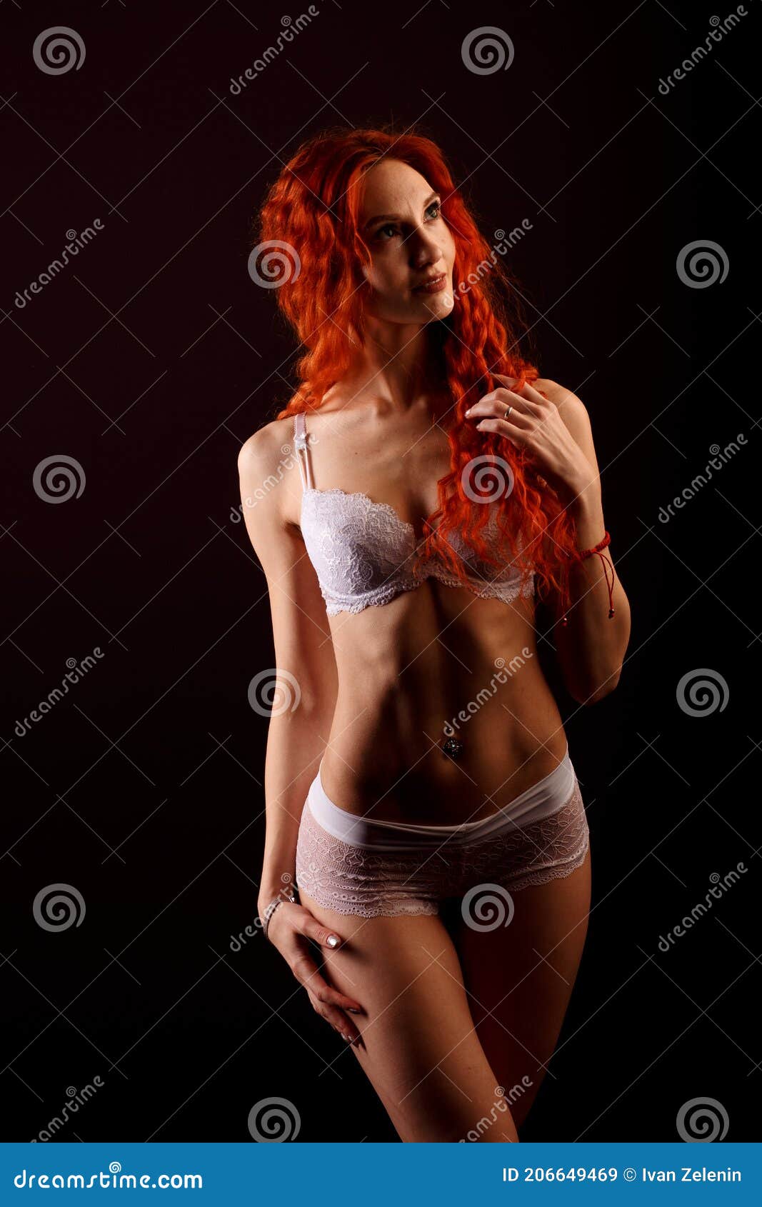 violación partes Disturbio Redhead Cabaret Dancer in Lingerie on a Dark Background, Free Space for  Your Text Stock Image - Image of glamour, girl: 206649469