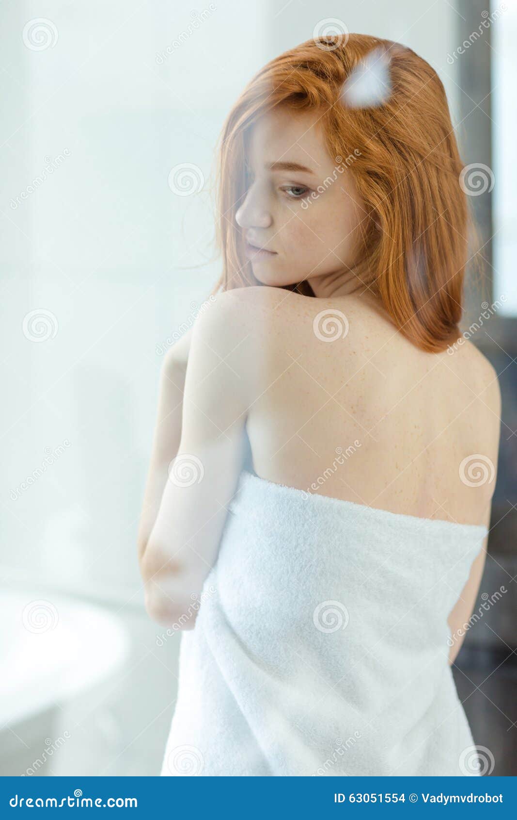 https://thumbs.dreamstime.com/z/redhead-woman-standing-bathroom-back-view-portrait-beautiful-towel-63051554.jpg