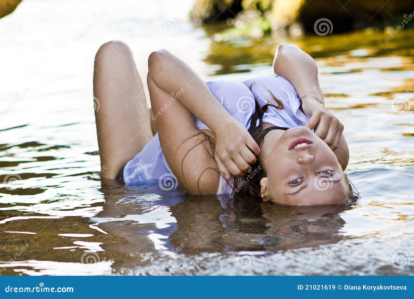 Redheaded Girl in a Wet White T-shirt Stock Image - Image of girl, jordan:  21021619