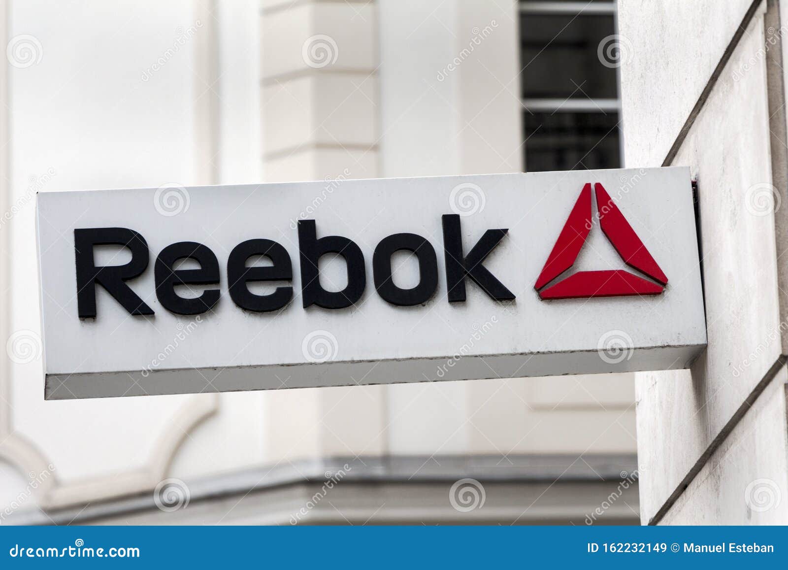Reebok Logo on Reebok Stock Image - Image of discount, logo: 162232149