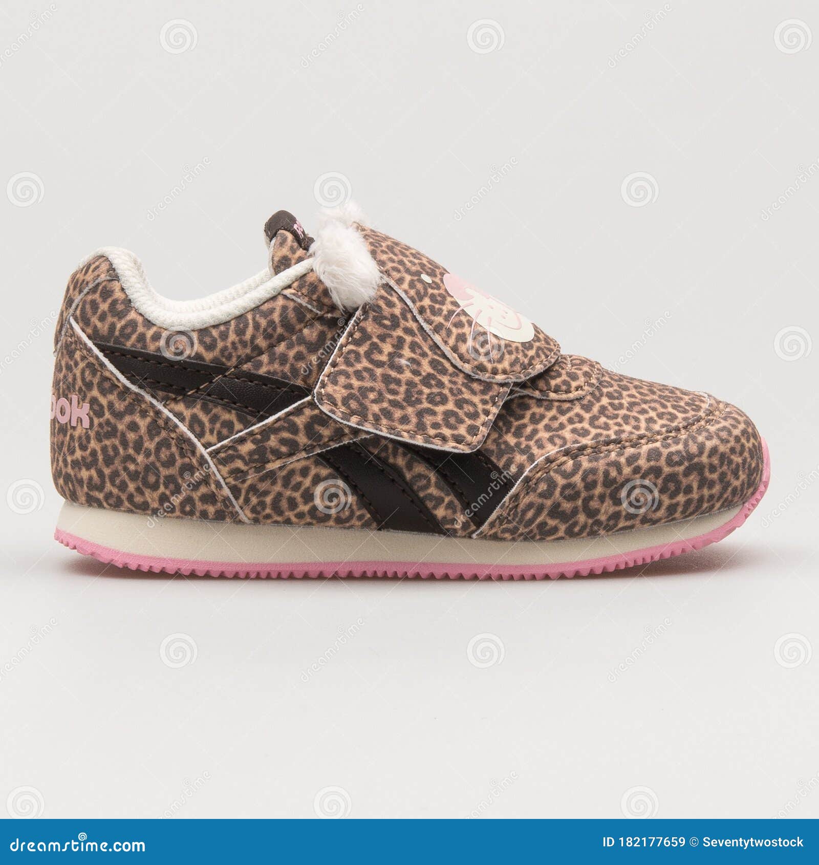 Portal eje bordado Reebok Royal Cljog 2 Leopard Print and Pink Sneaker Editorial Stock Image -  Image of laces, athletic: 182177659