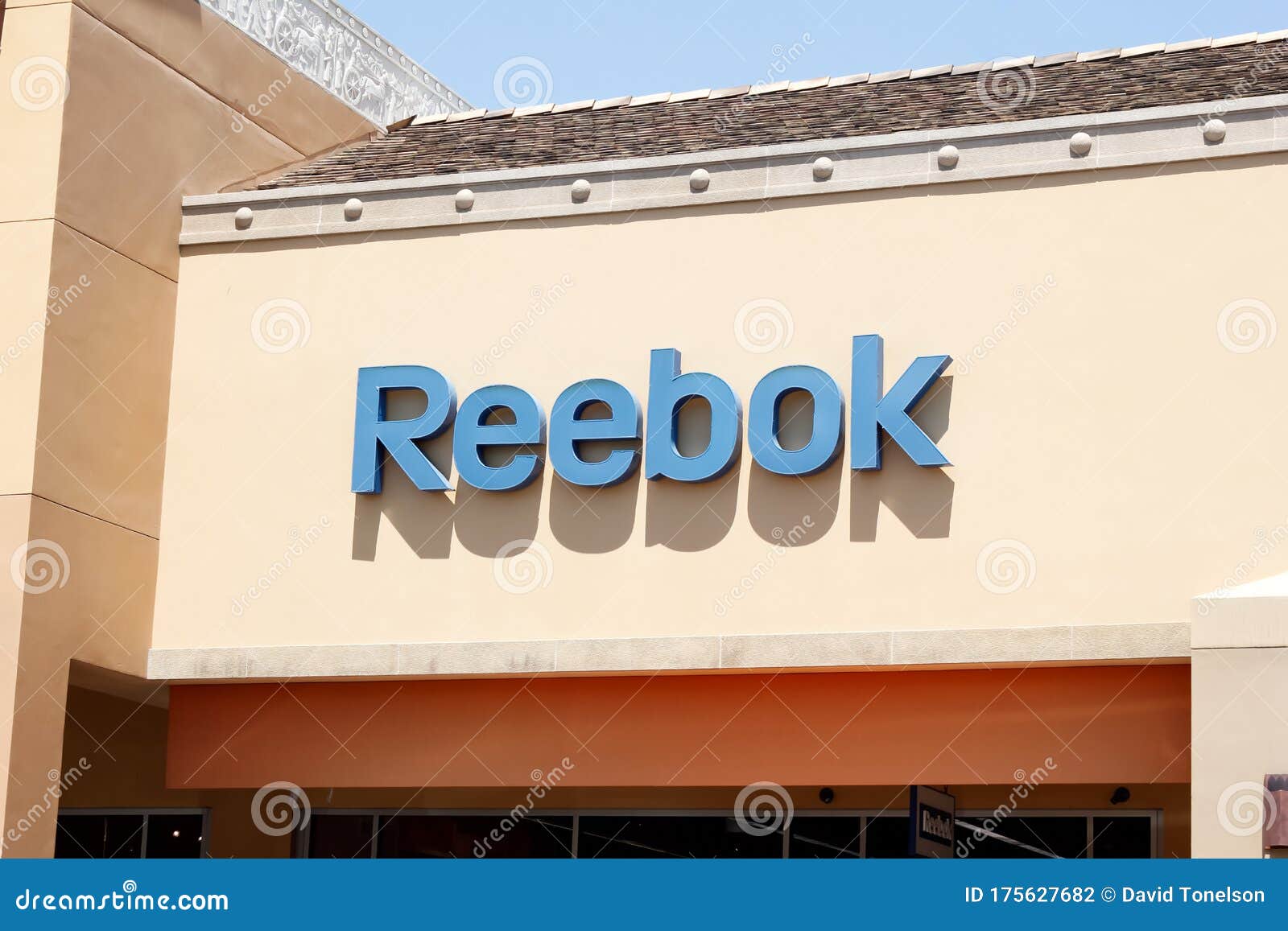 where is a reebok store located