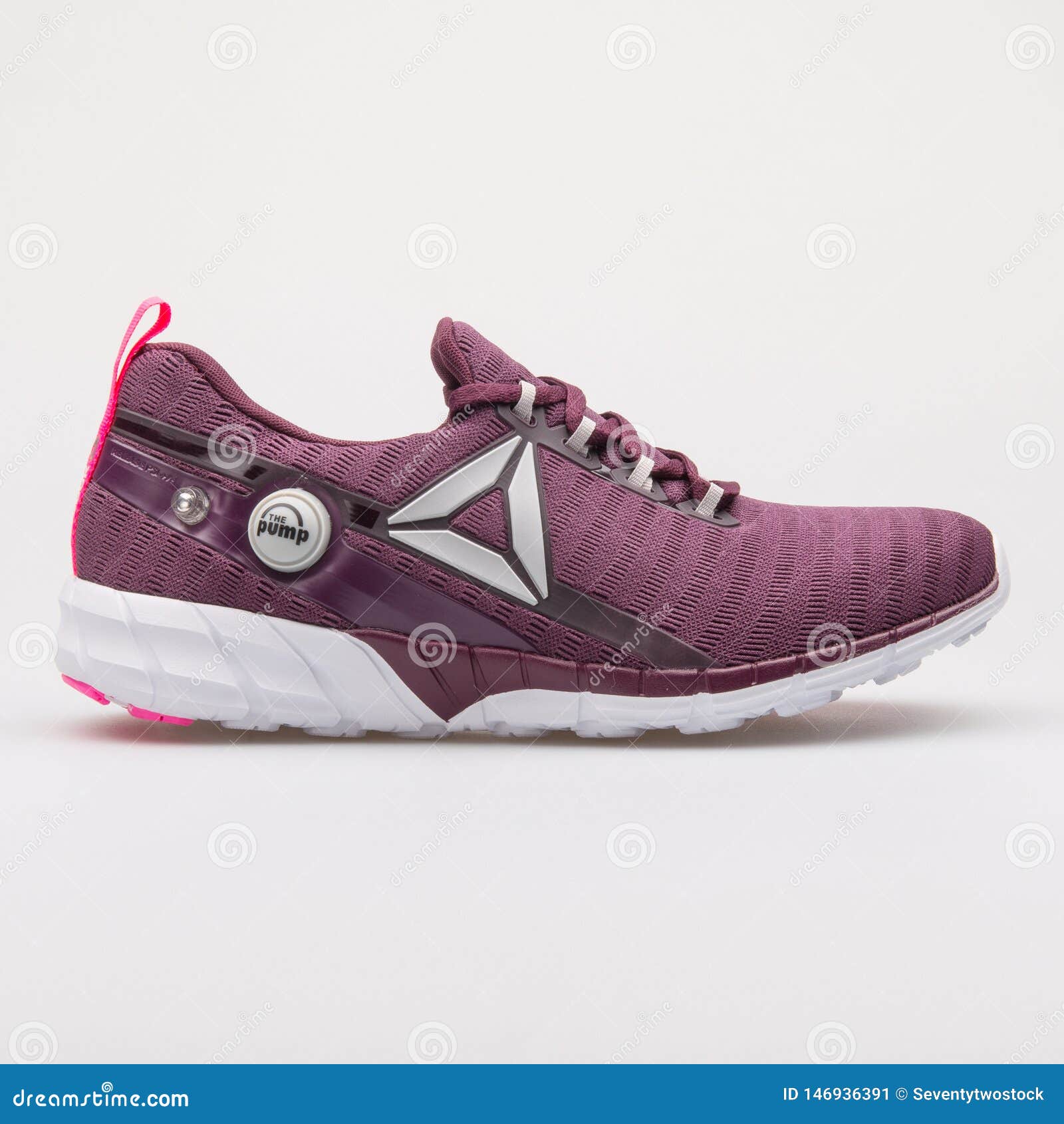 Reebok Zpump Fusion 2.5 SE Maroon Sneaker - Image of pair, shoes: 146936391