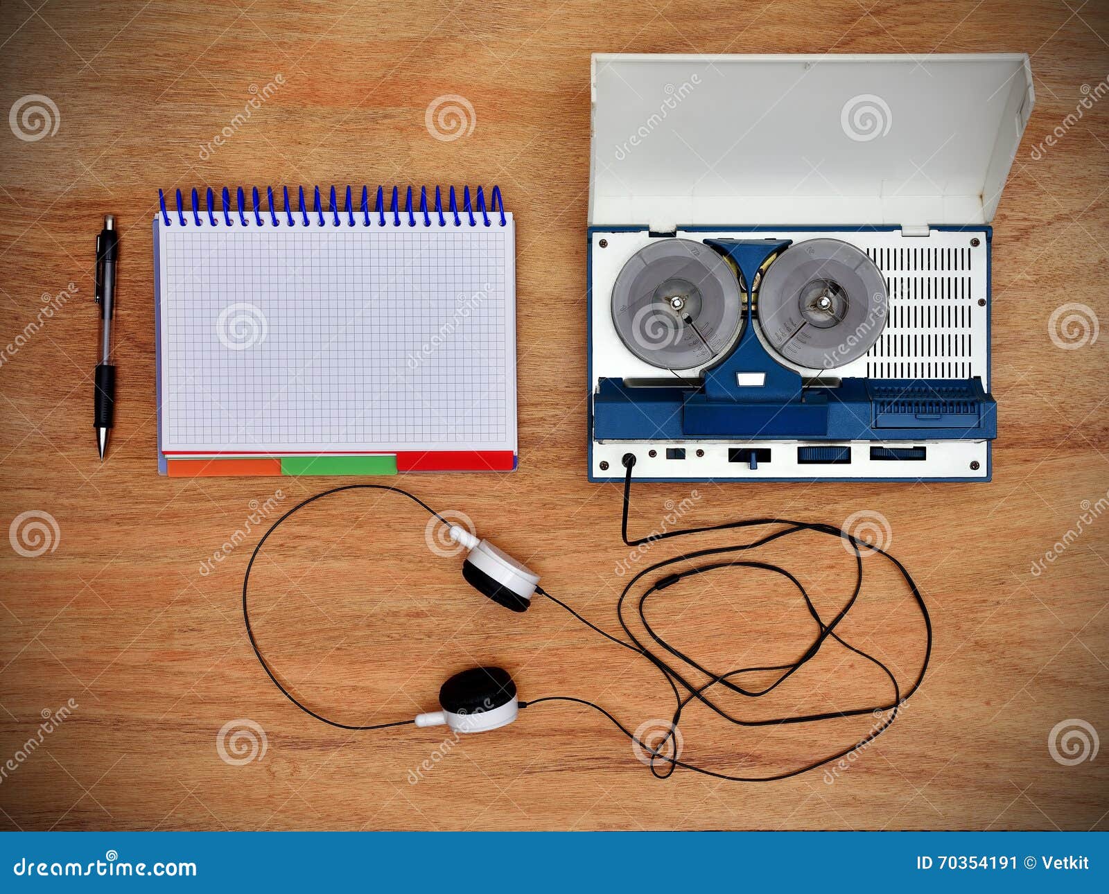 Reel Tape Recorder and Blank Notepad Stock Image - Image of musical,  gadget: 70354191