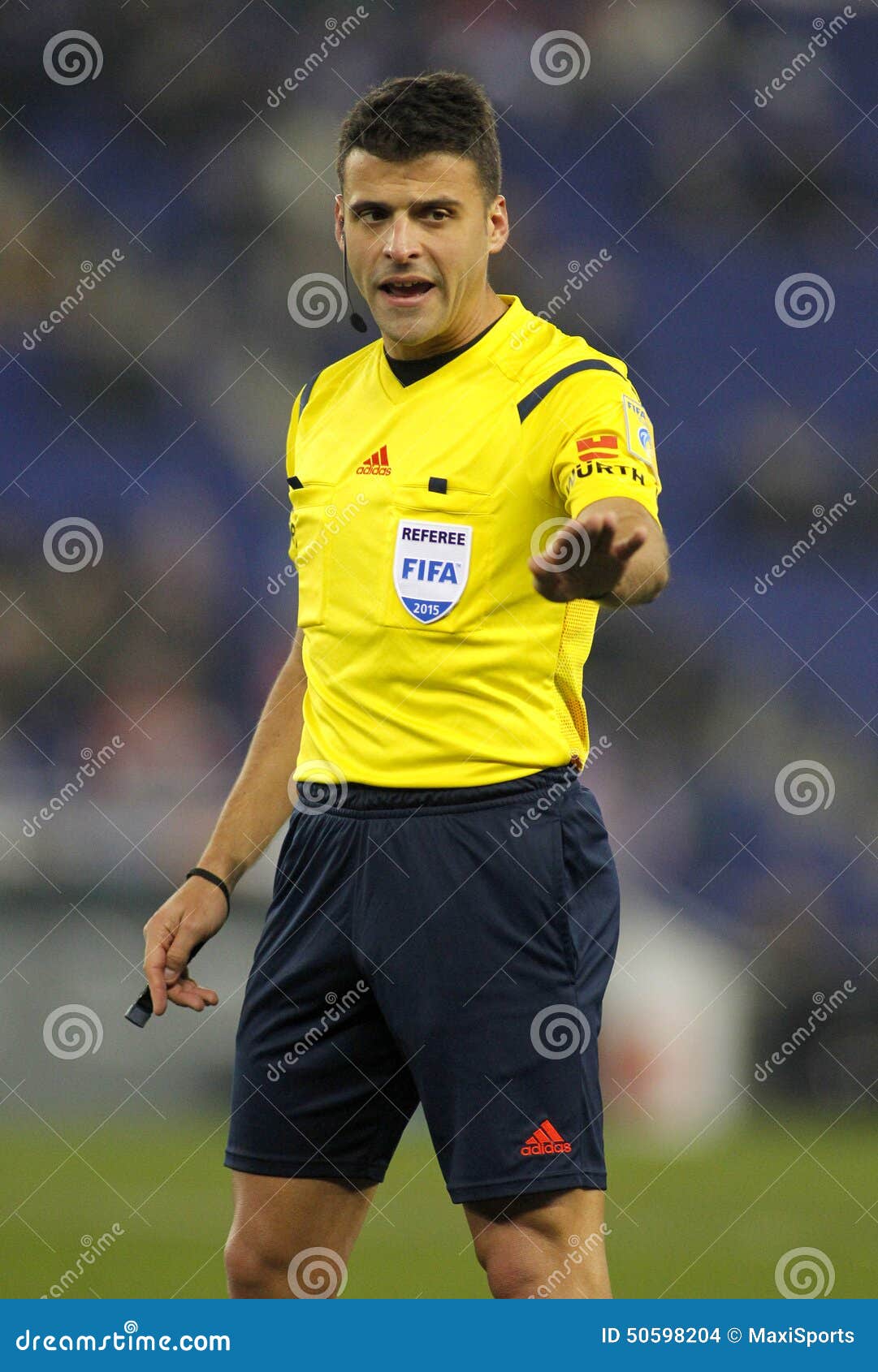 Who is Jesús Gil Manzano, the referee for Barcelona vs Real Madrid