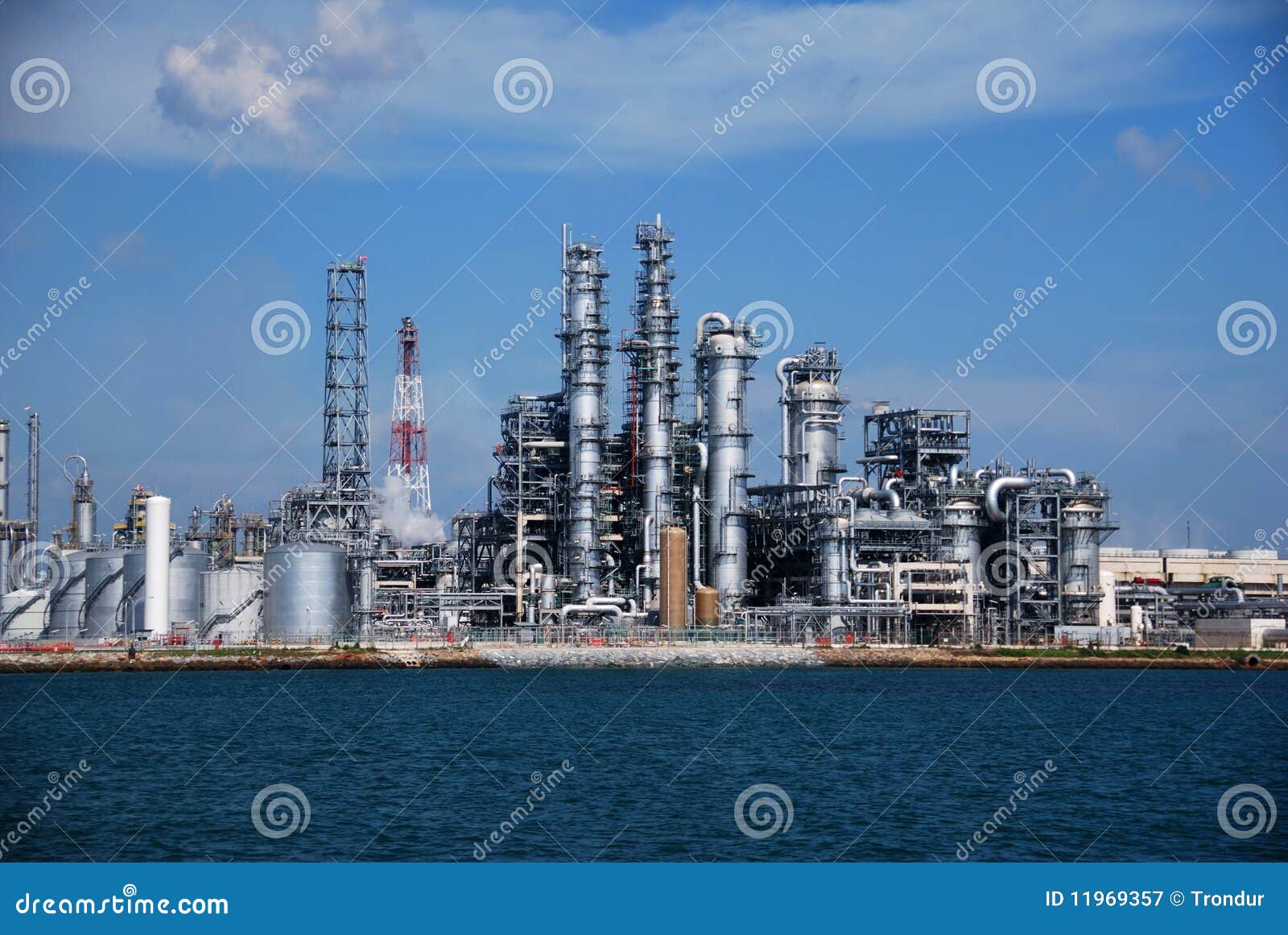 refinery in singapore