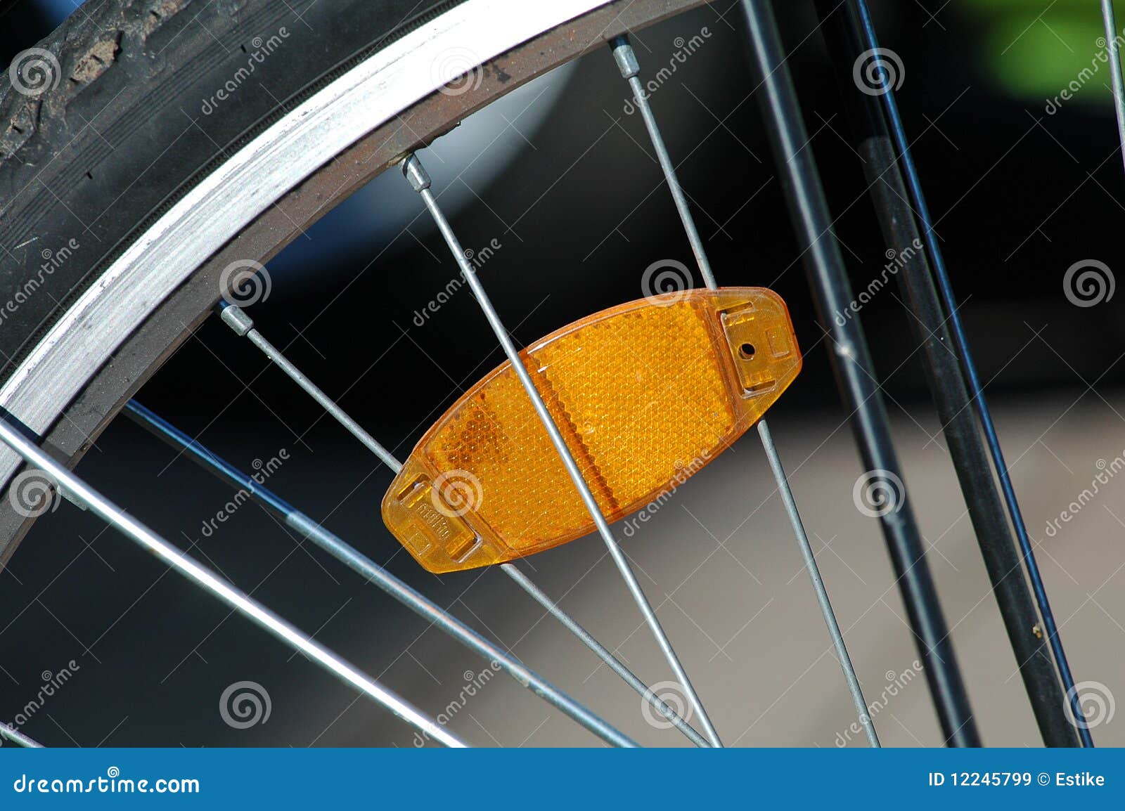 blad surfen Terug kijken Reflector stock afbeelding. Image of fiets, wiel, klem - 12245799