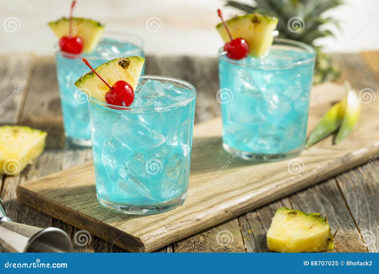 refreshing blue hawaii cocktail punch